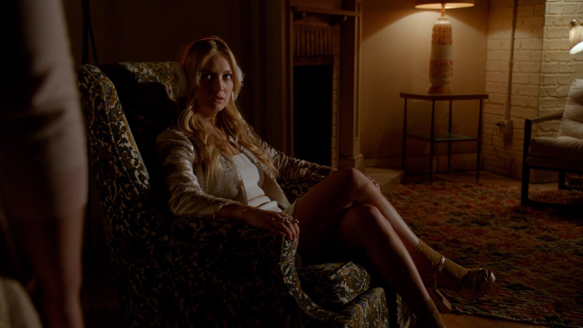 Scream_Queens_2015_S02E05_1080p_004949.jpg