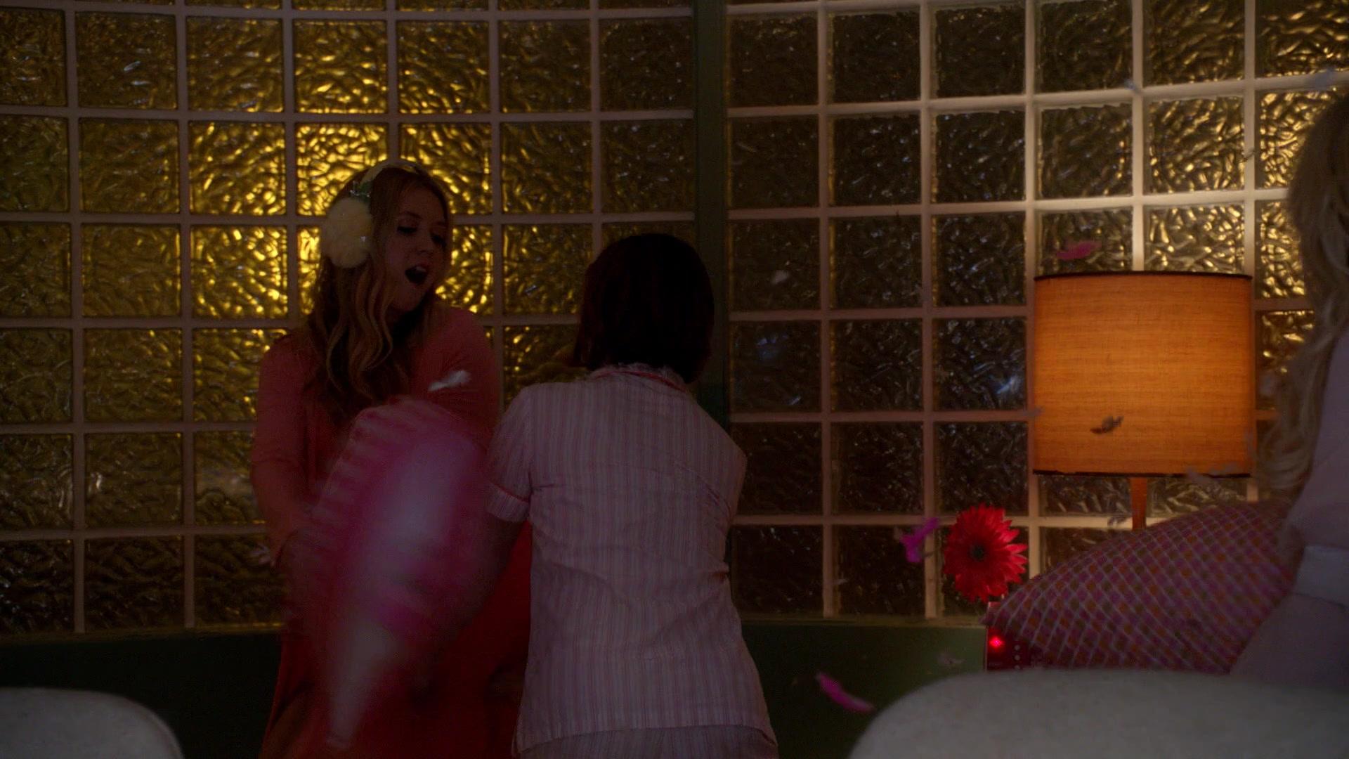 Scream_Queens_2015_S02E05_1080p_005037.jpg