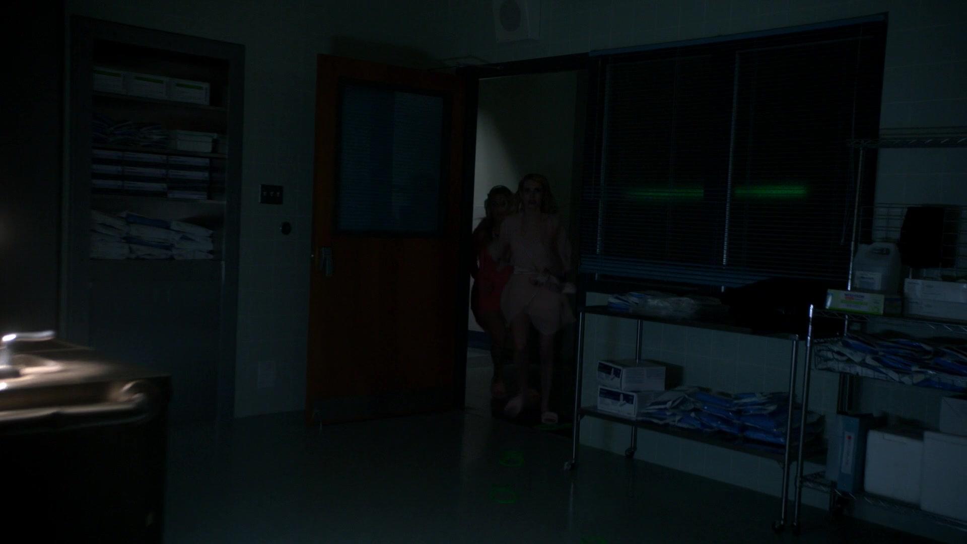 Scream_Queens_2015_S02E05_1080p_005286.jpg