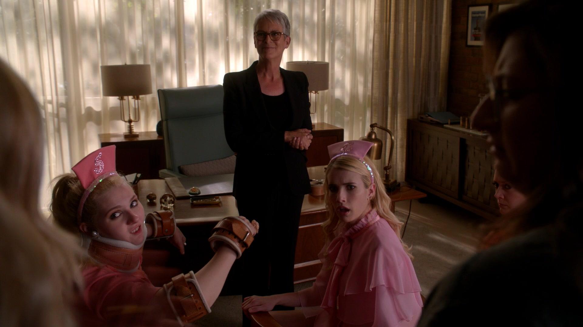 Scream_Queens_2015_S02E05_1080p_005629.jpg