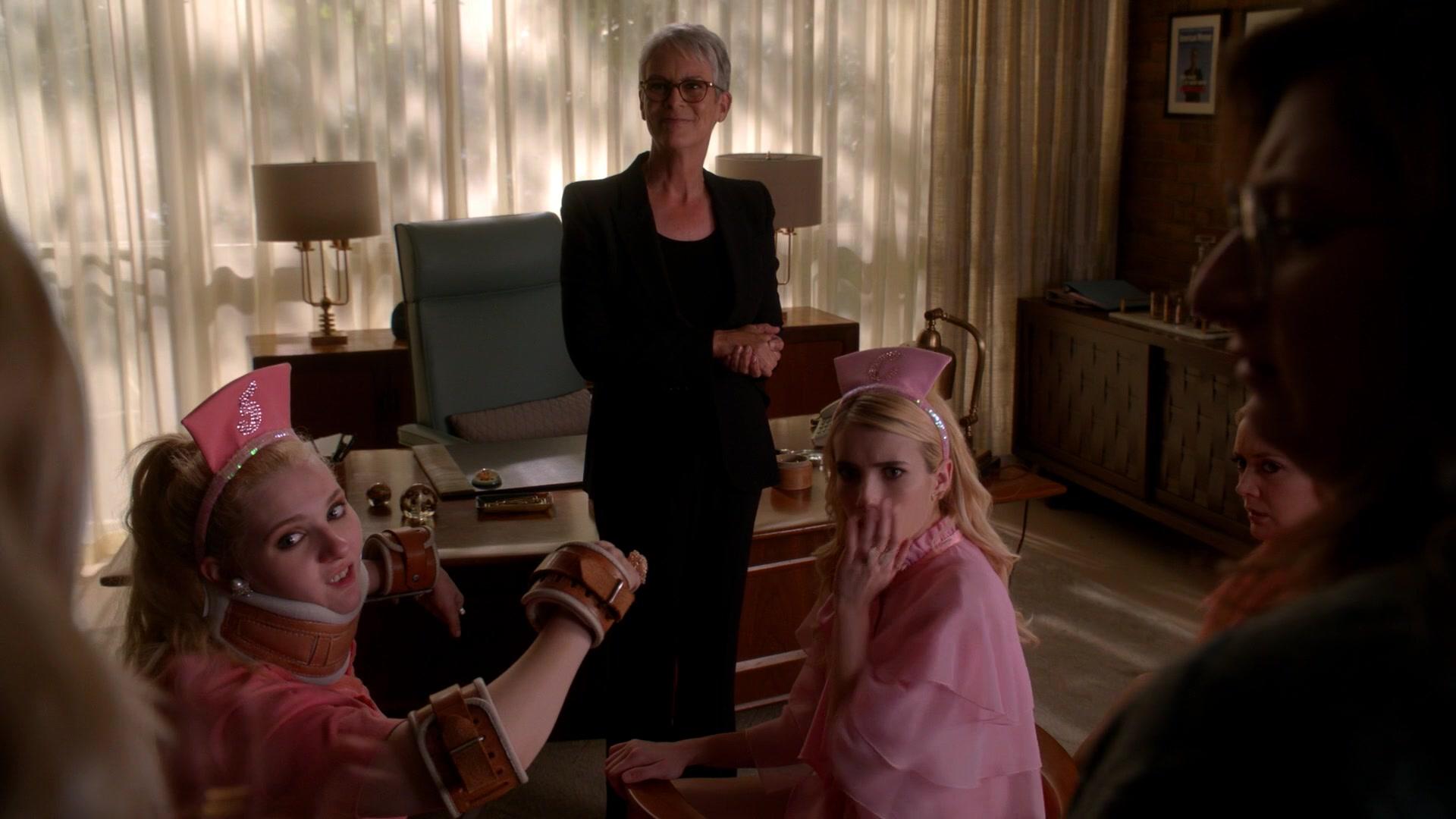 Scream_Queens_2015_S02E05_1080p_005630.jpg