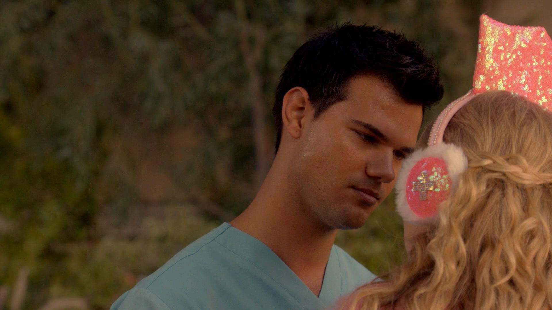Scream_Queens_2015_S02E07_1080p_001094.jpg