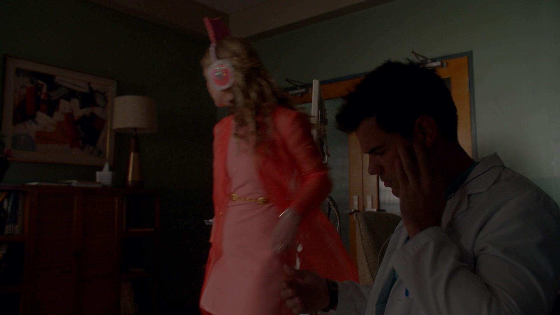 Scream_Queens_2015_S02E07_1080p_001374.jpg