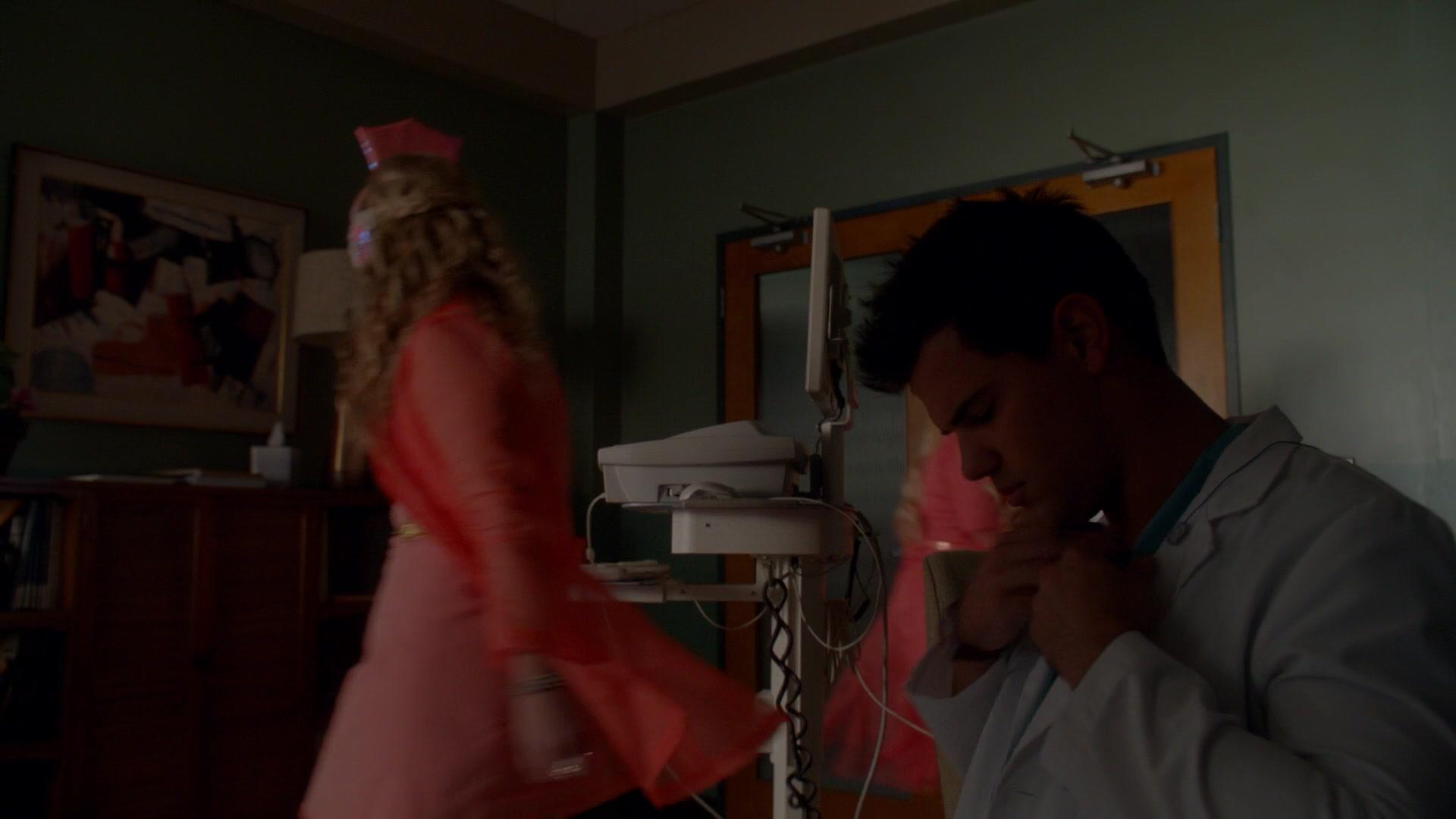 Scream_Queens_2015_S02E07_1080p_001375.jpg