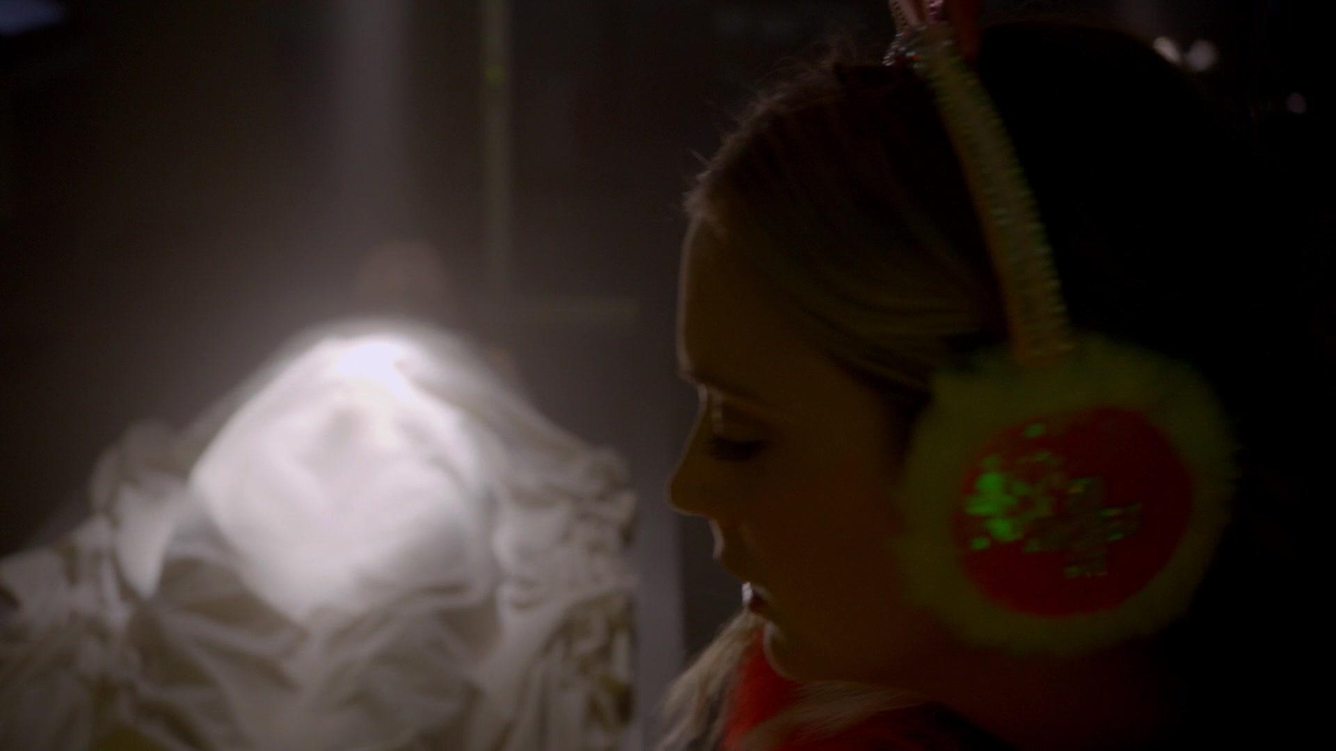 Scream_Queens_2015_S02E07_1080p_002044.jpg