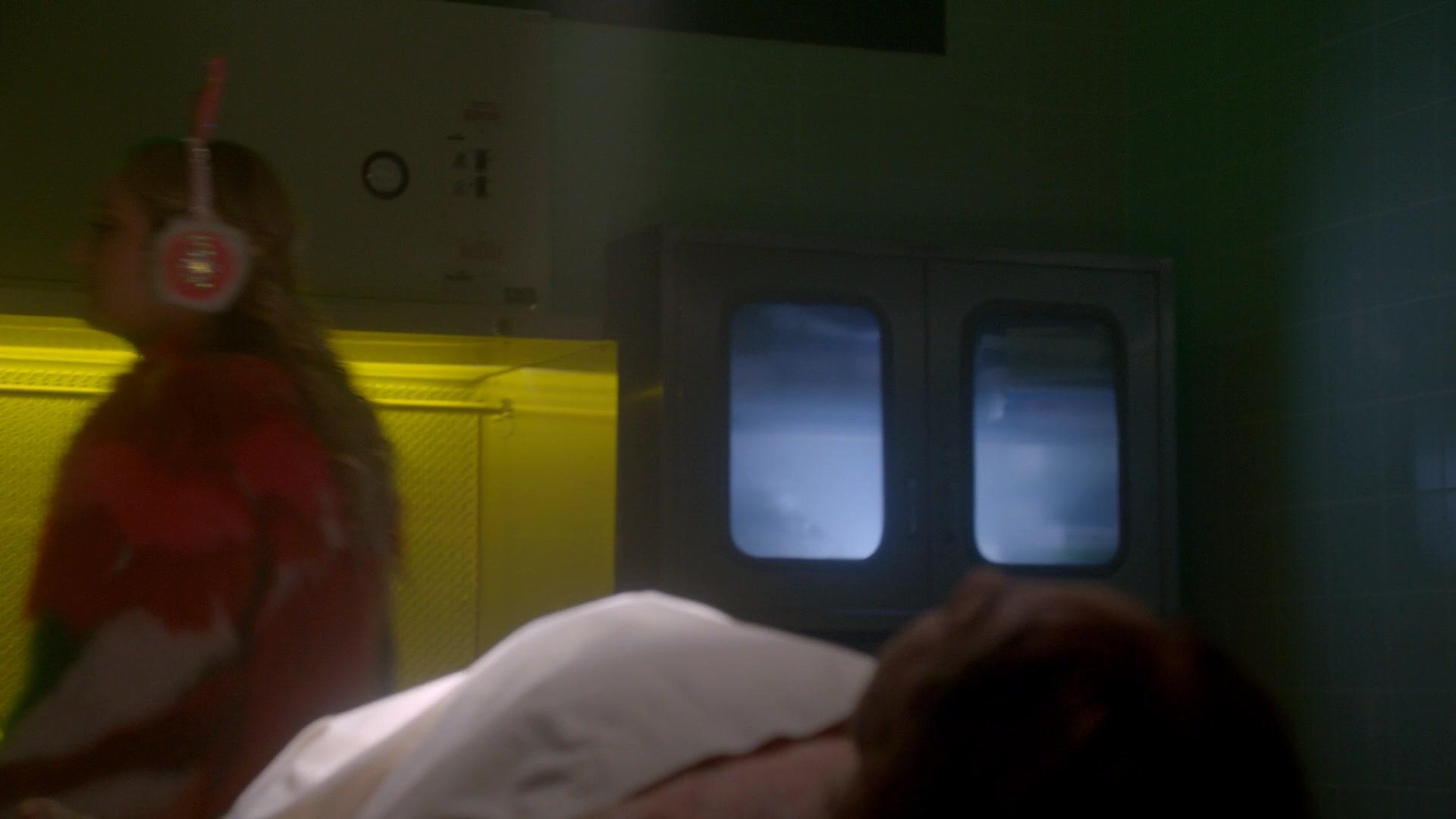 Scream_Queens_2015_S02E07_1080p_002118.jpg