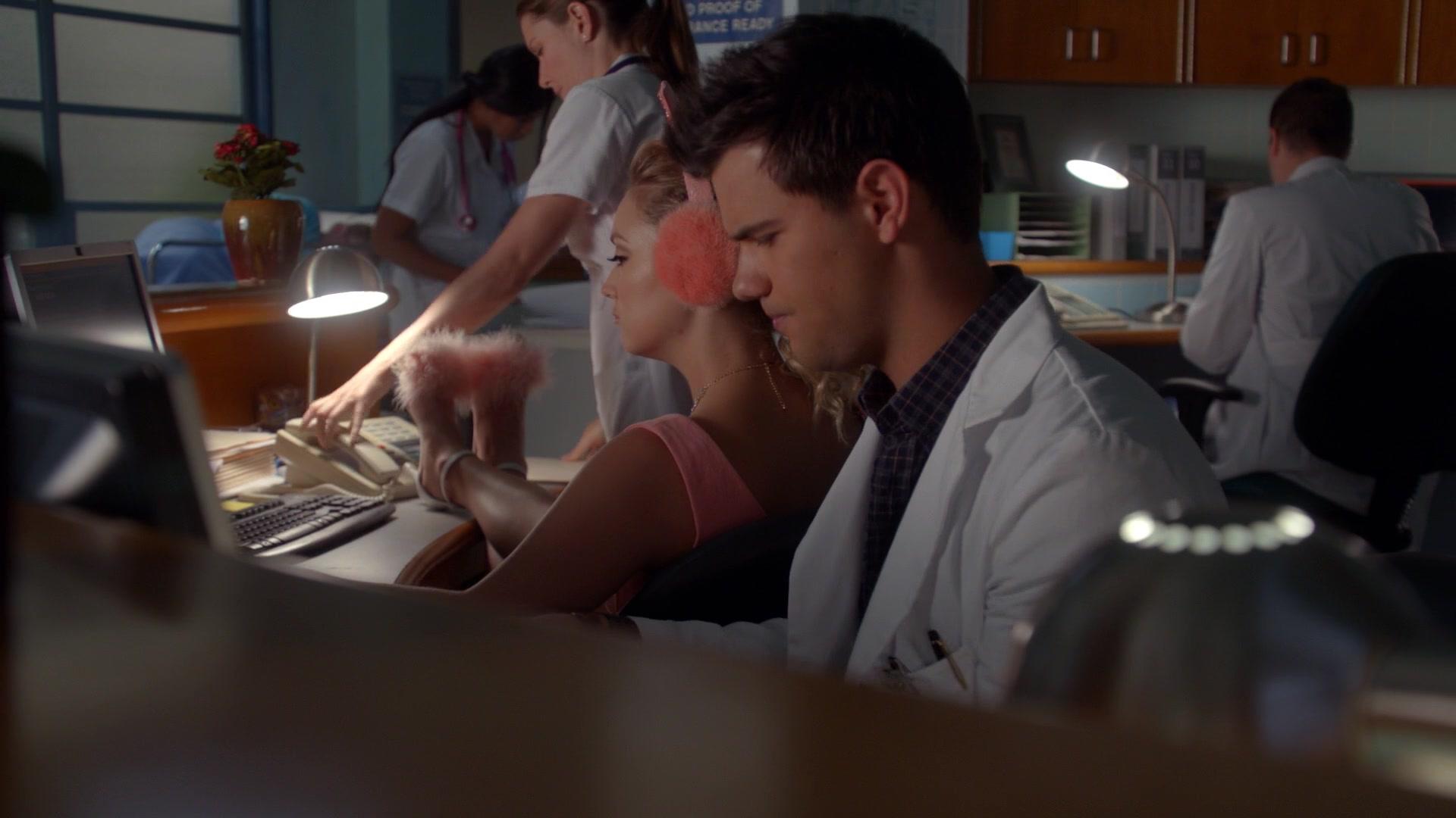 Scream_Queens_2015_S02E07_1080p_003826.jpg