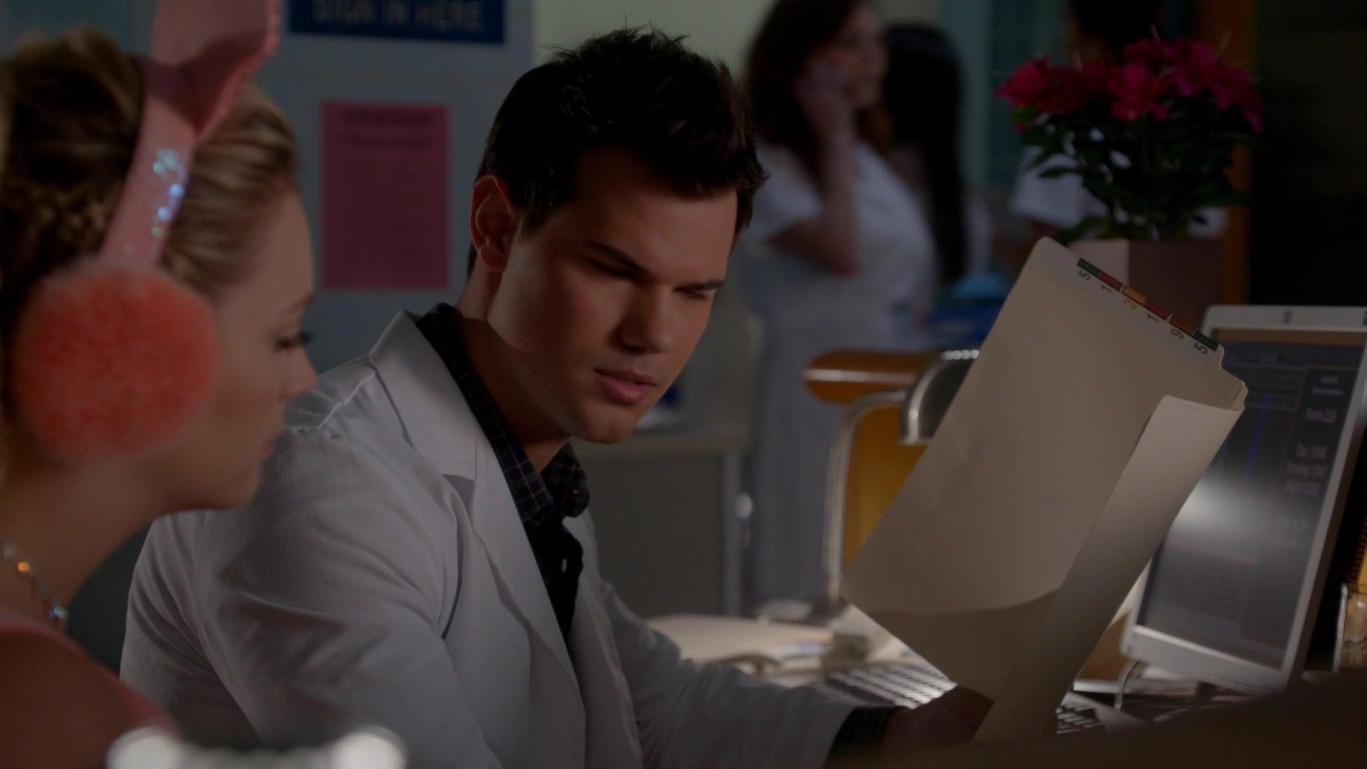 Scream_Queens_2015_S02E07_1080p_003877.jpg