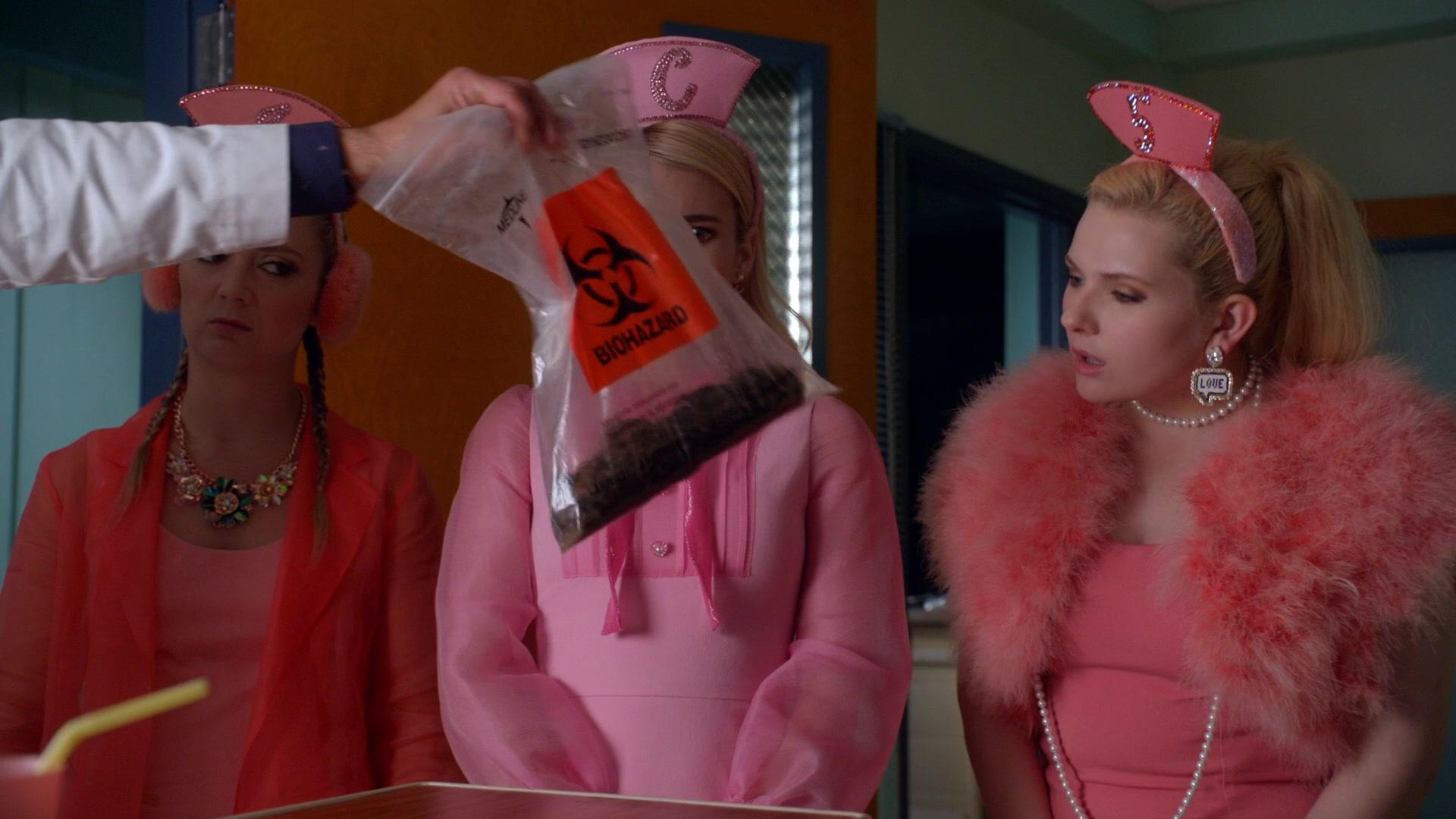 Scream_Queens_2015_S02E08_1080p_000515.jpg