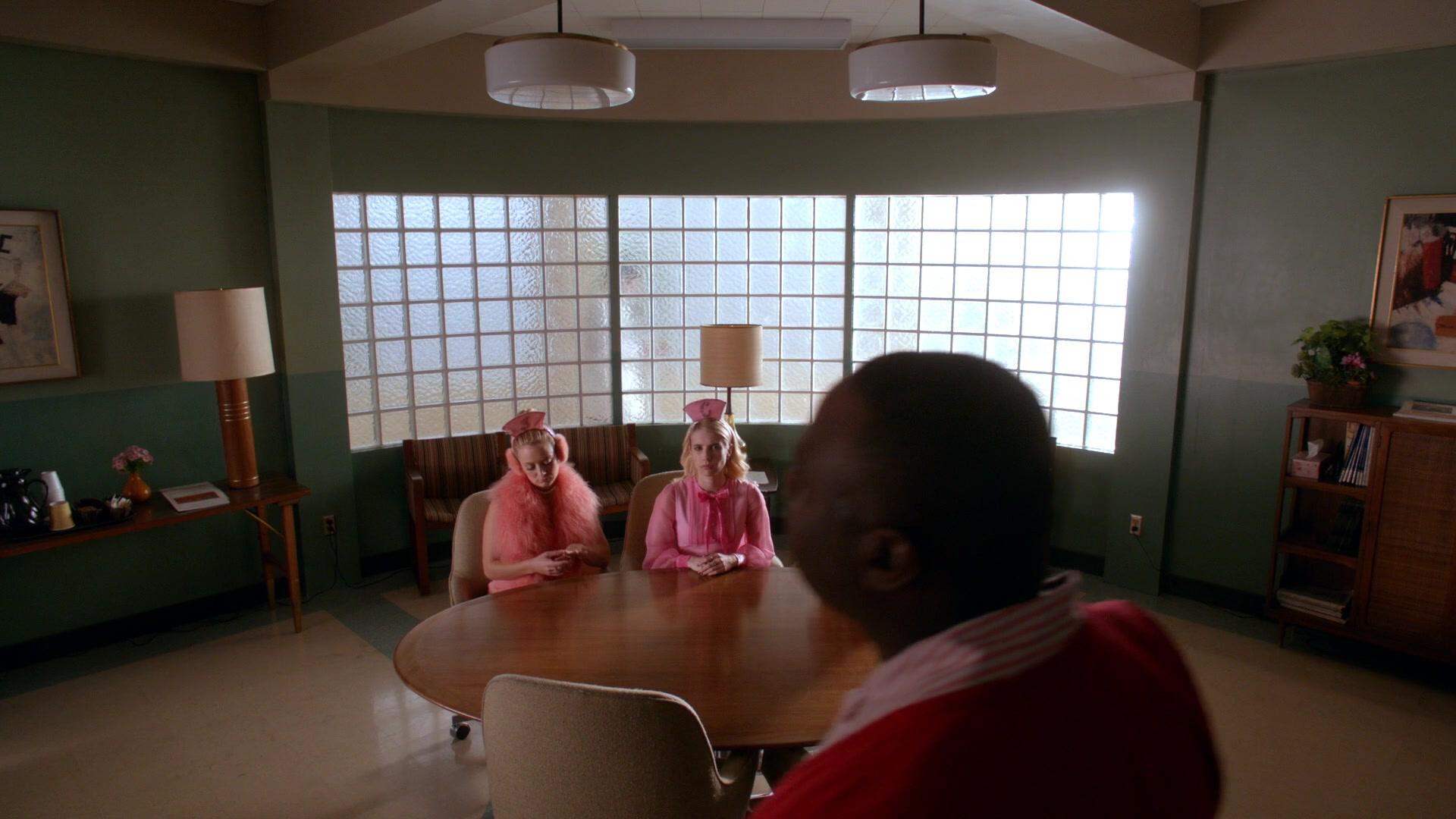 Scream_Queens_2015_S02E08_1080p_002650.jpg
