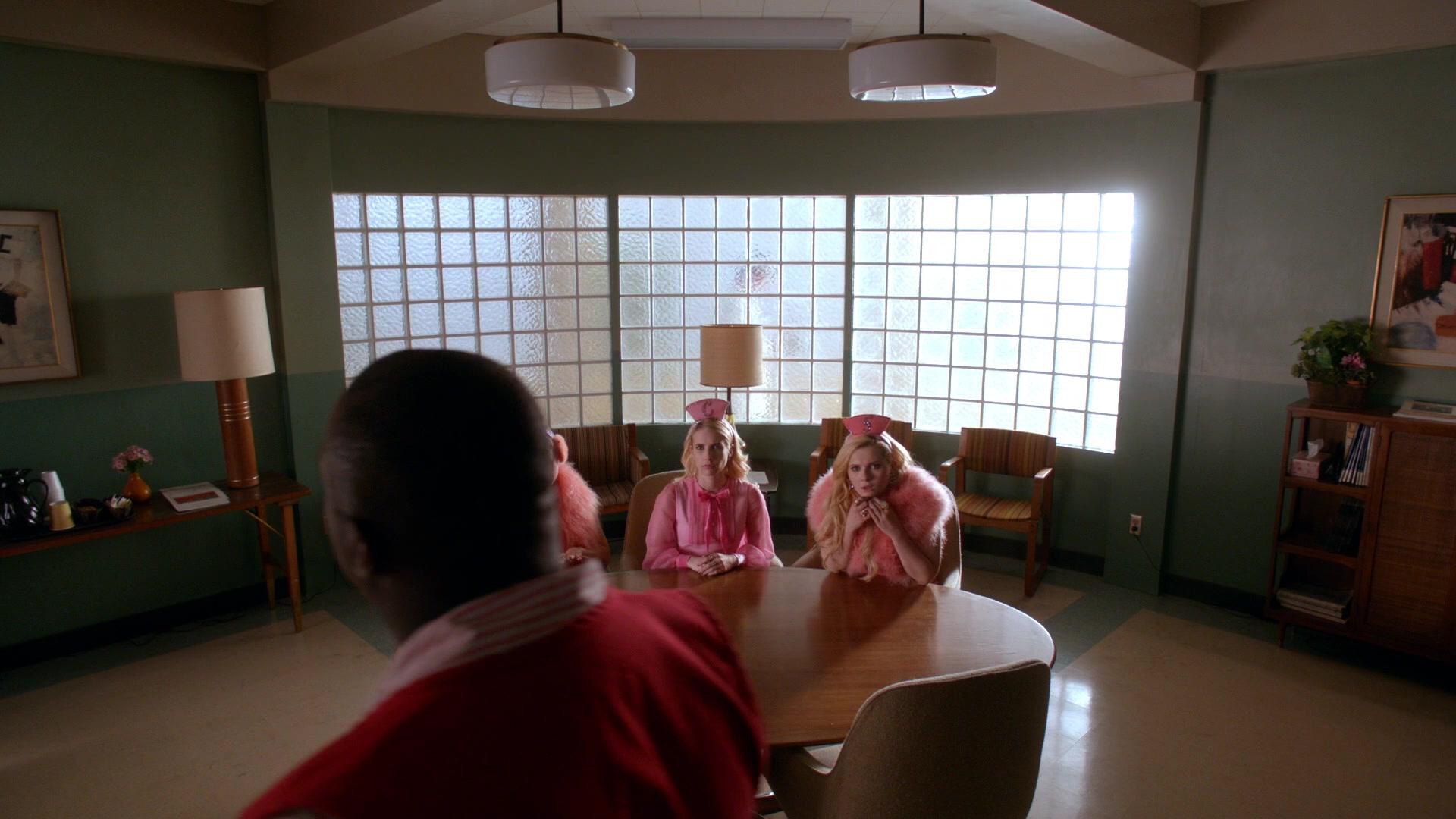 Scream_Queens_2015_S02E08_1080p_002652.jpg