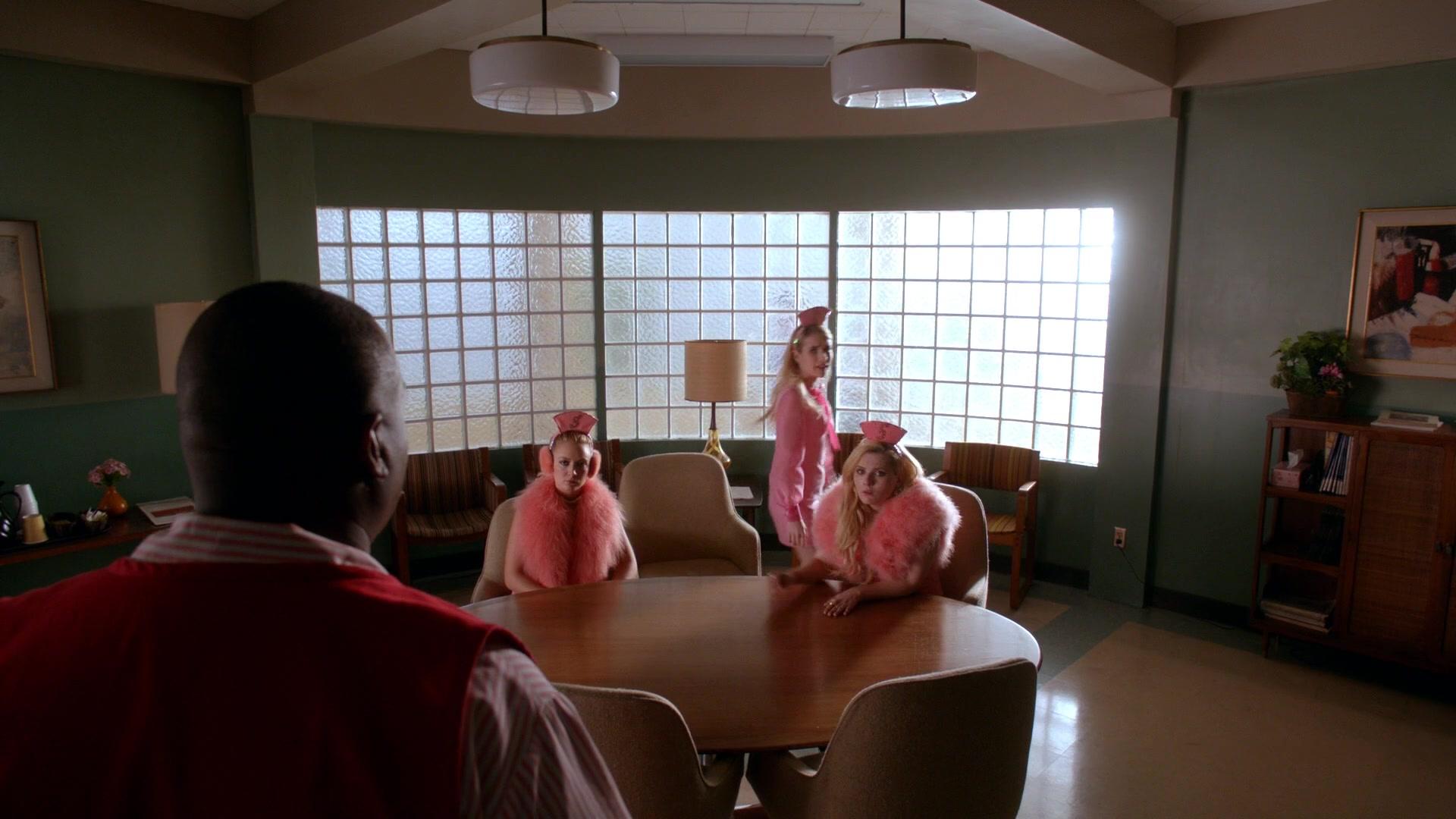 Scream_Queens_2015_S02E08_1080p_002691.jpg