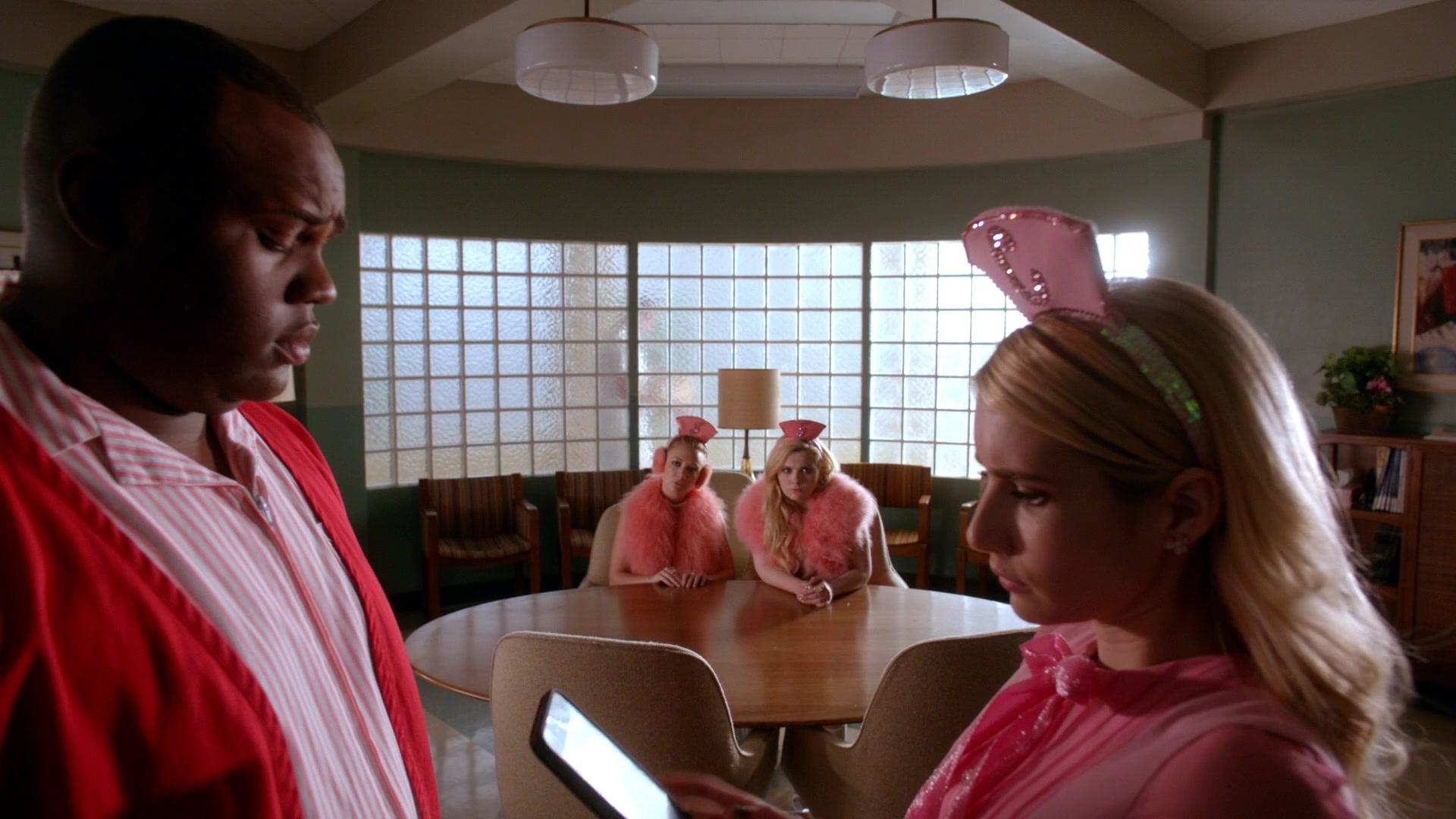 Scream_Queens_2015_S02E08_1080p_002707.jpg