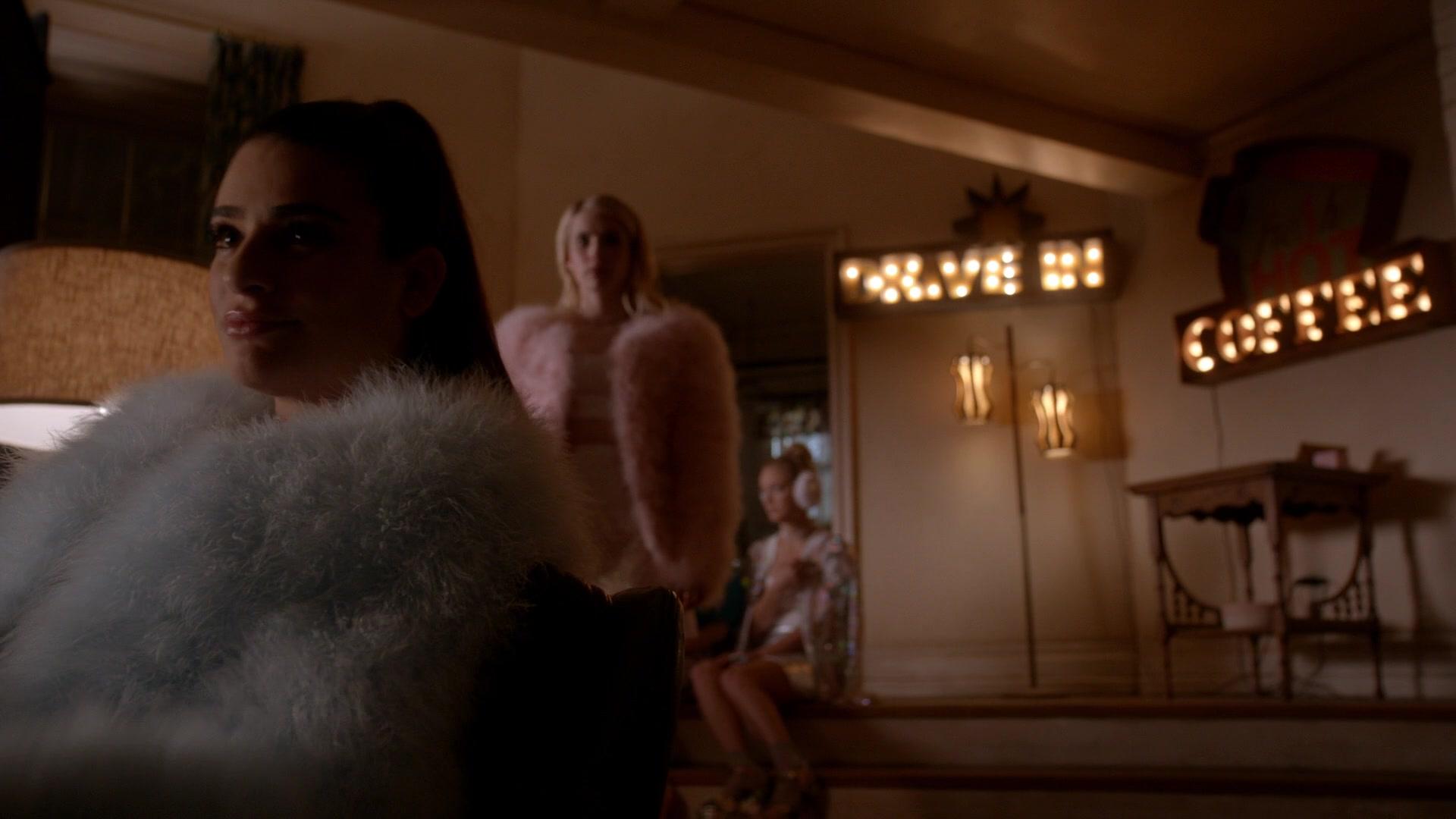 Scream_Queens_2015_S02E08_1080p_003310.jpg