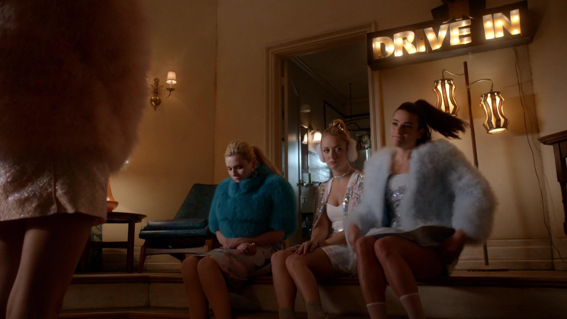 Scream_Queens_2015_S02E08_1080p_003420.jpg