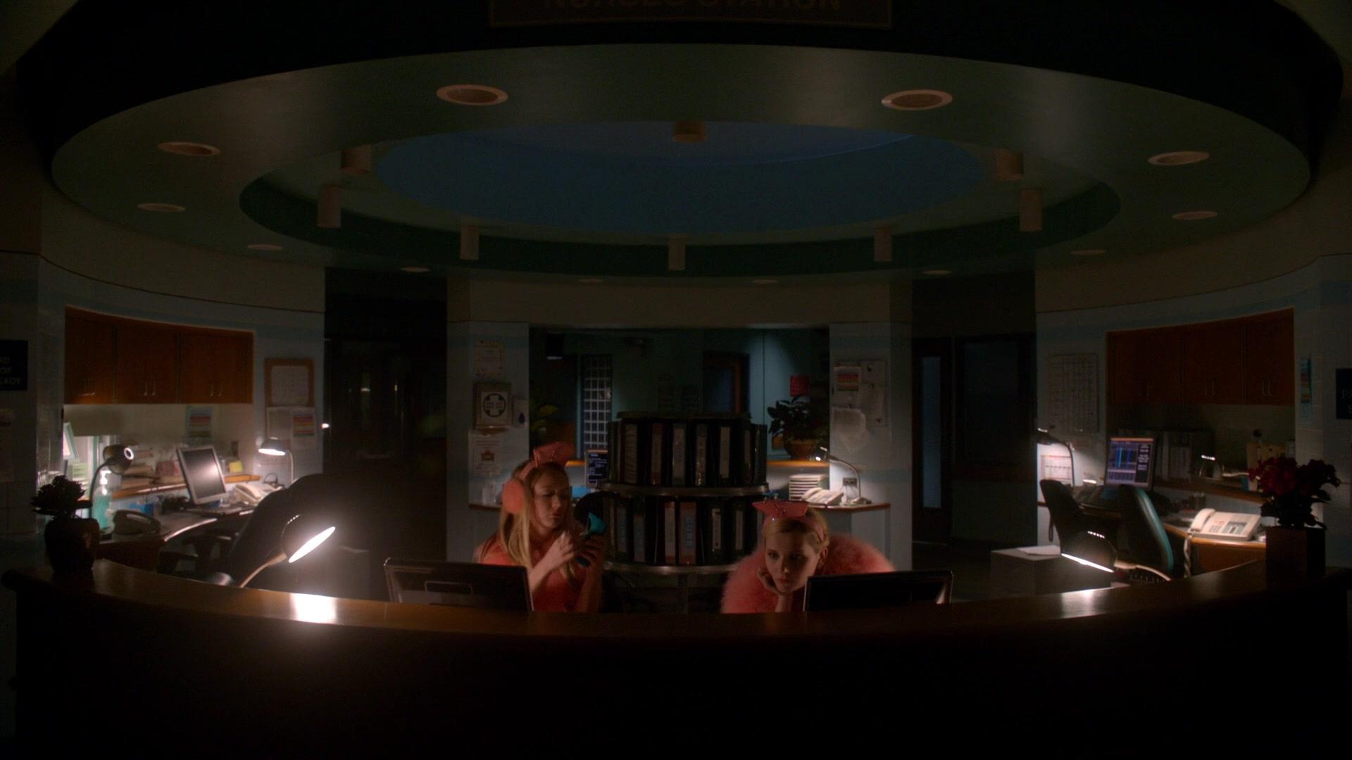 Scream_Queens_2015_S02E09_1080p_000011.jpg