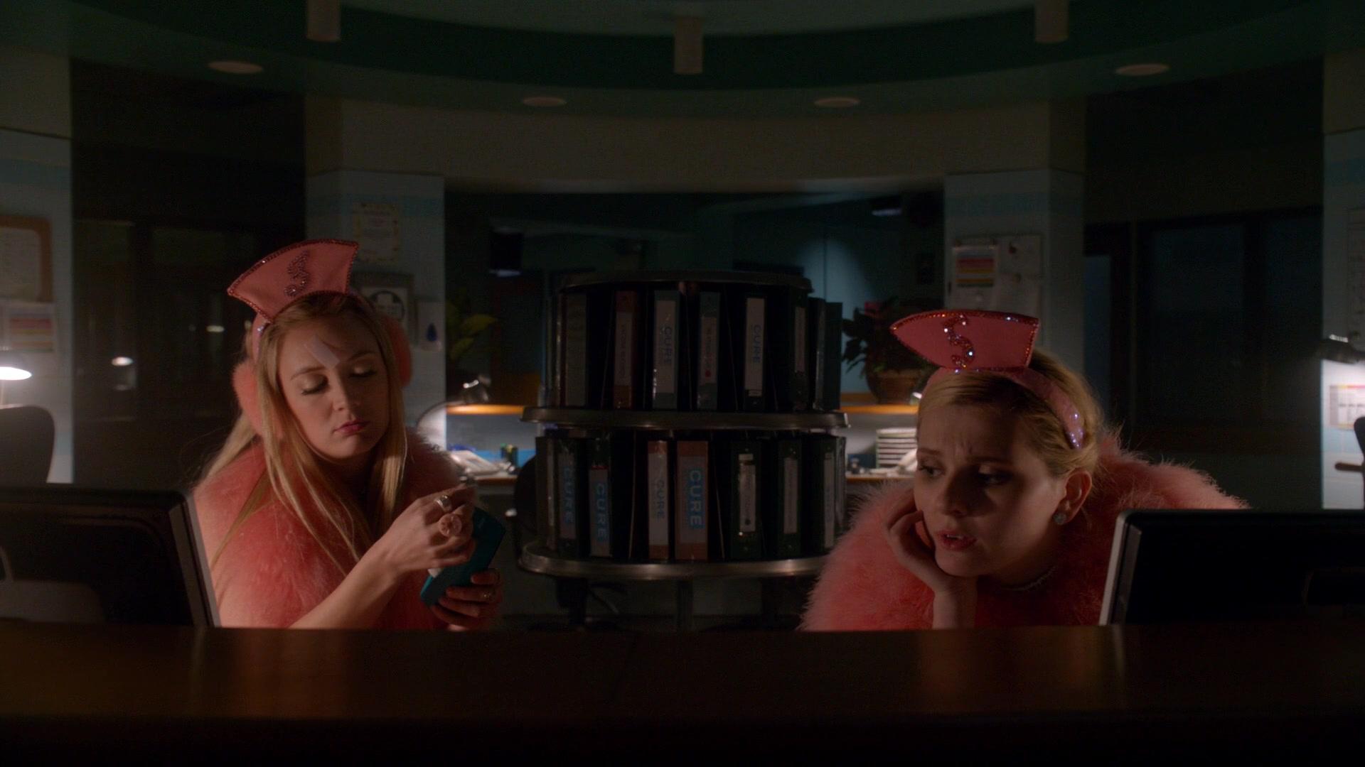 Scream_Queens_2015_S02E09_1080p_000029.jpg