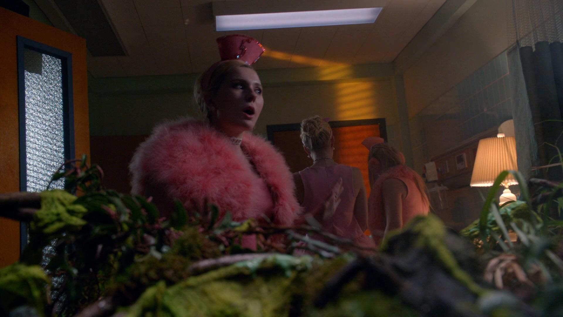 Scream_Queens_2015_S02E09_1080p_000153.jpg