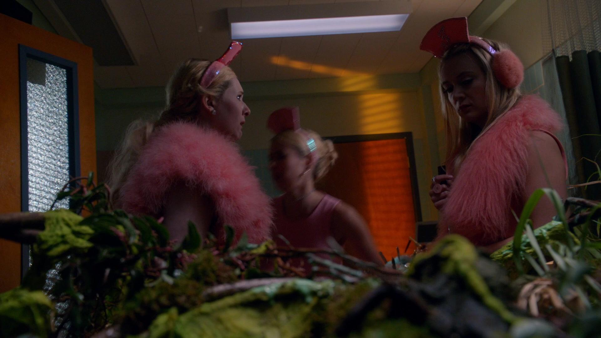 Scream_Queens_2015_S02E09_1080p_000218.jpg