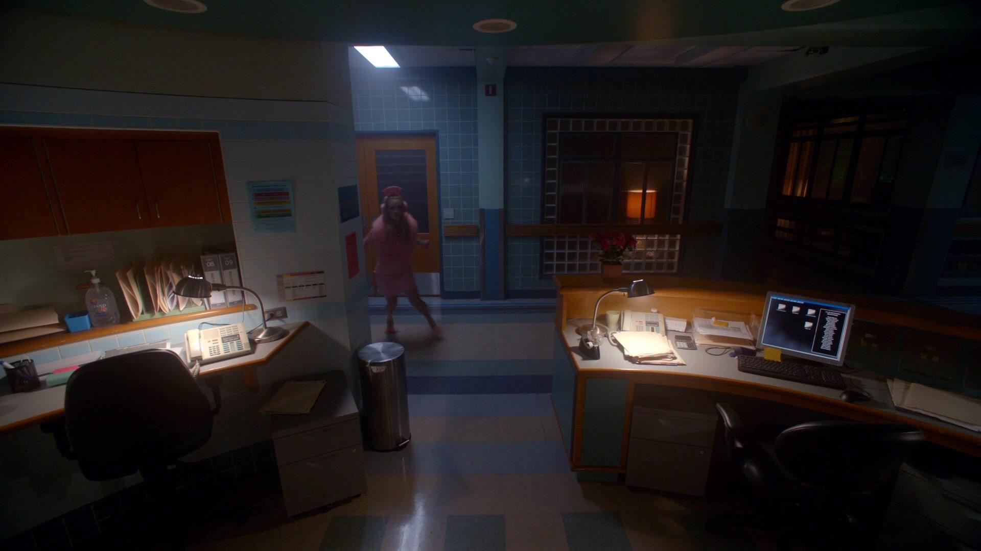Scream_Queens_2015_S02E09_1080p_000281.jpg
