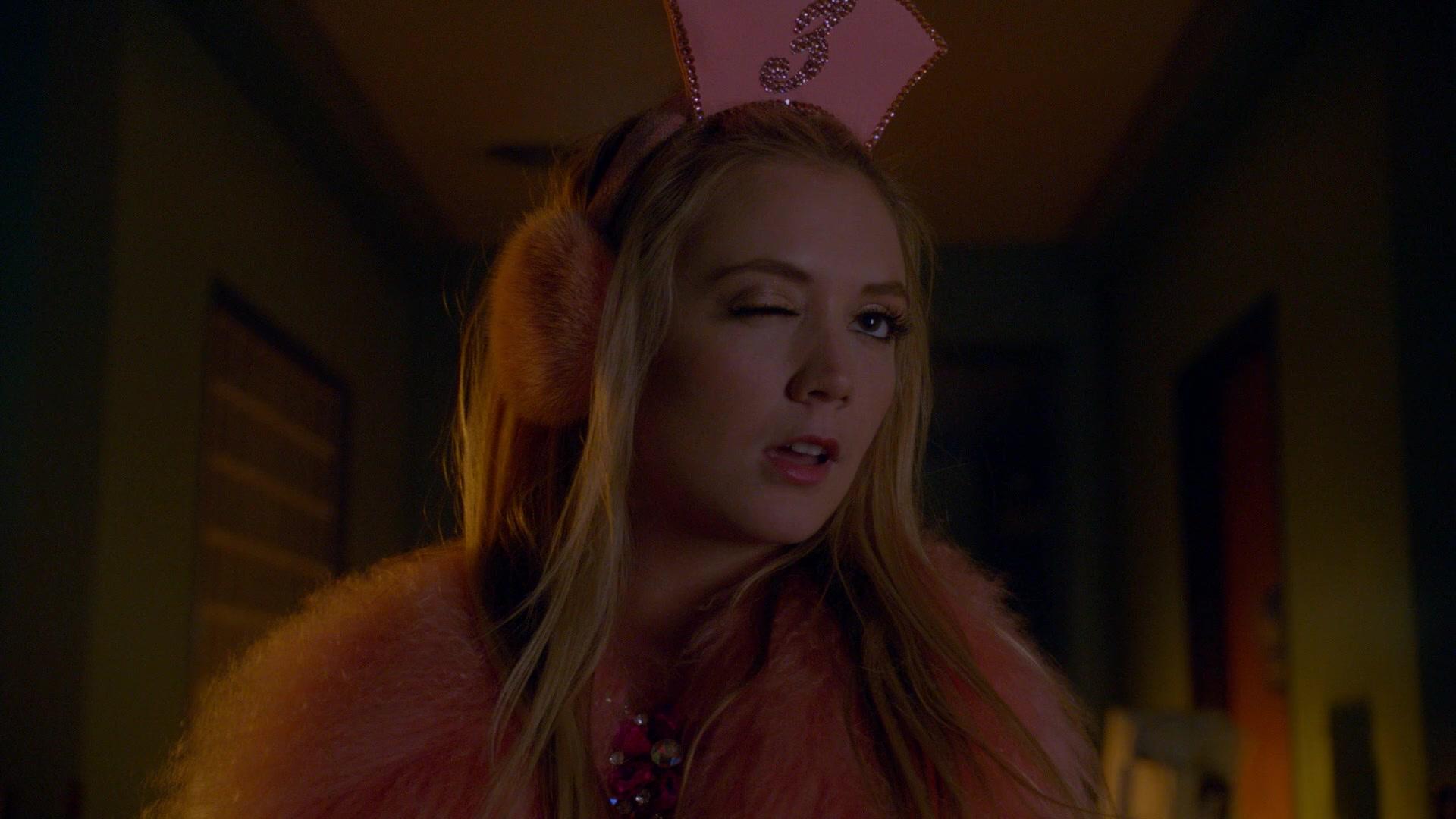 Scream_Queens_2015_S02E09_1080p_000353.jpg