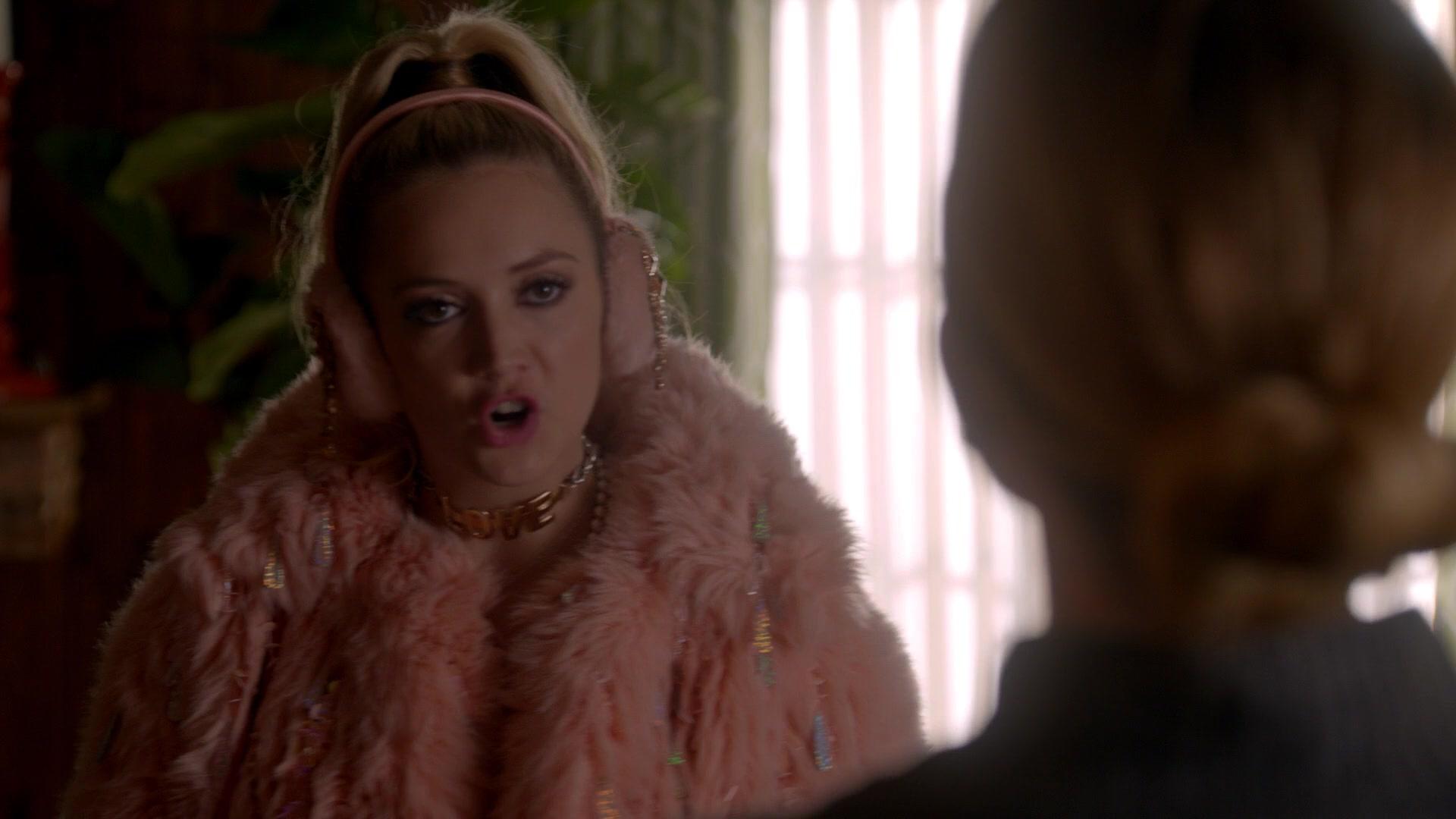 Scream_Queens_2015_S02E09_1080p_003608.jpg