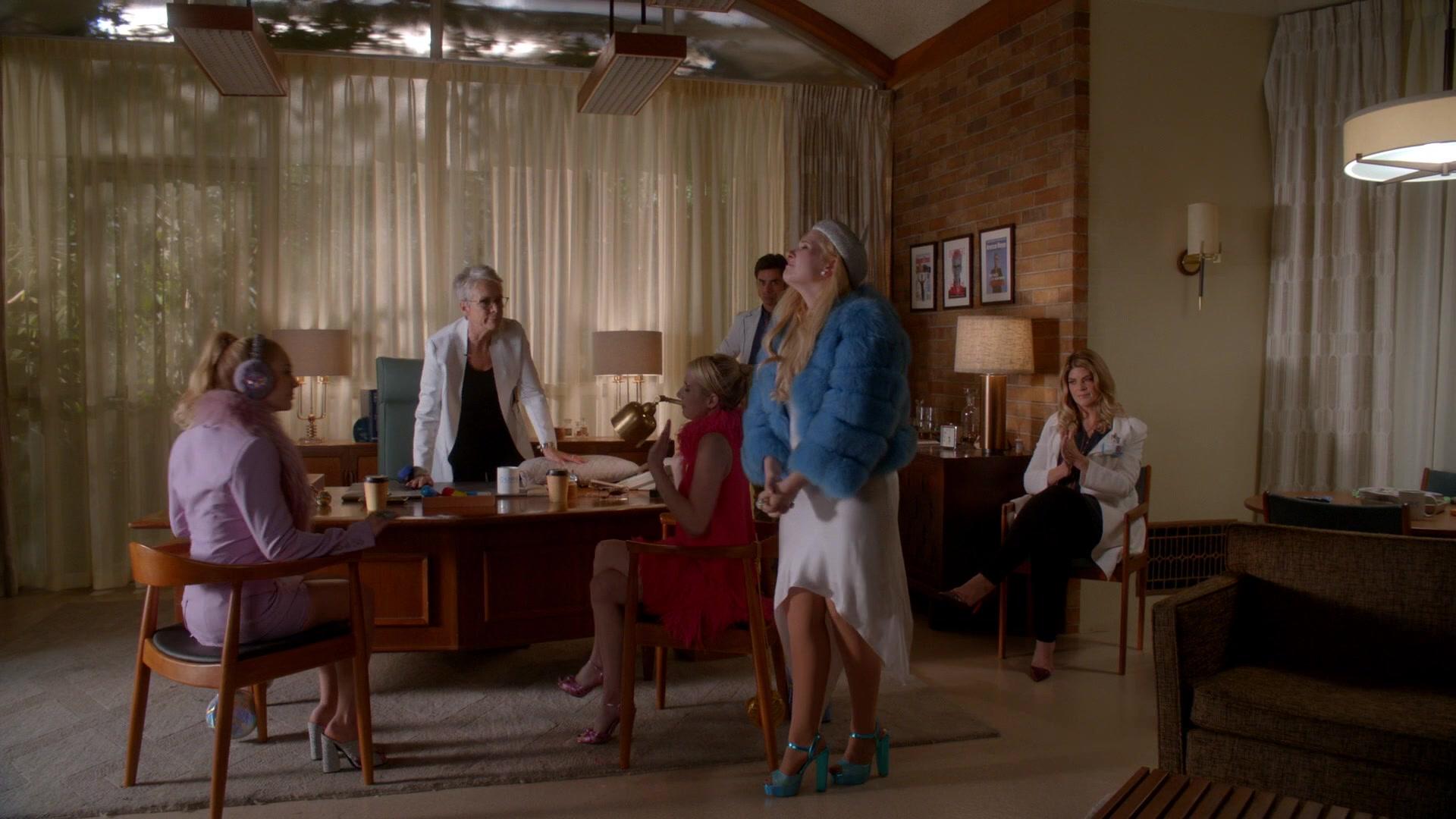 Scream_Queens_2015_S02E09_1080p_004241.jpg
