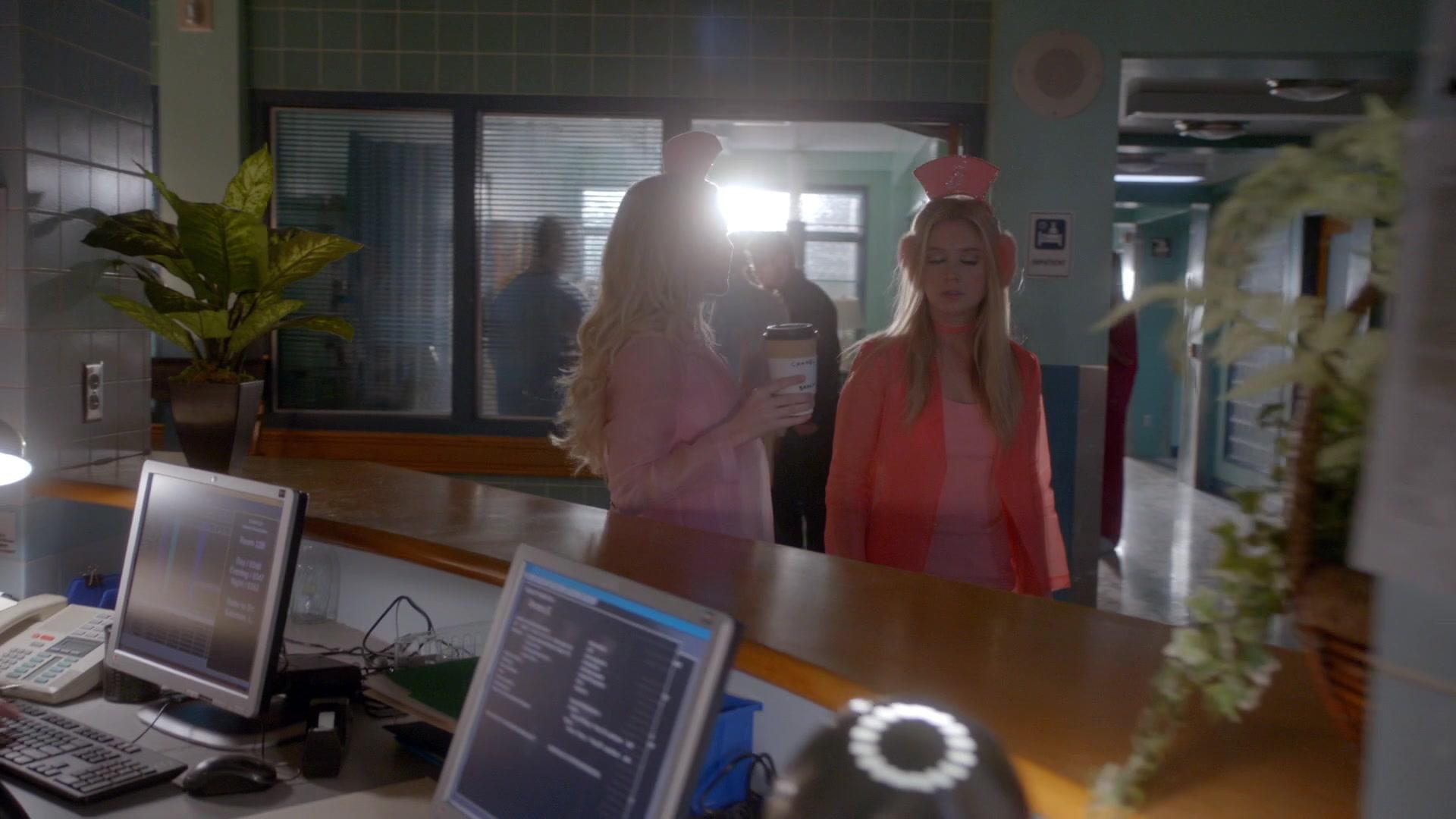 Scream_Queens_2015_S02E09_1080p_004574.jpg