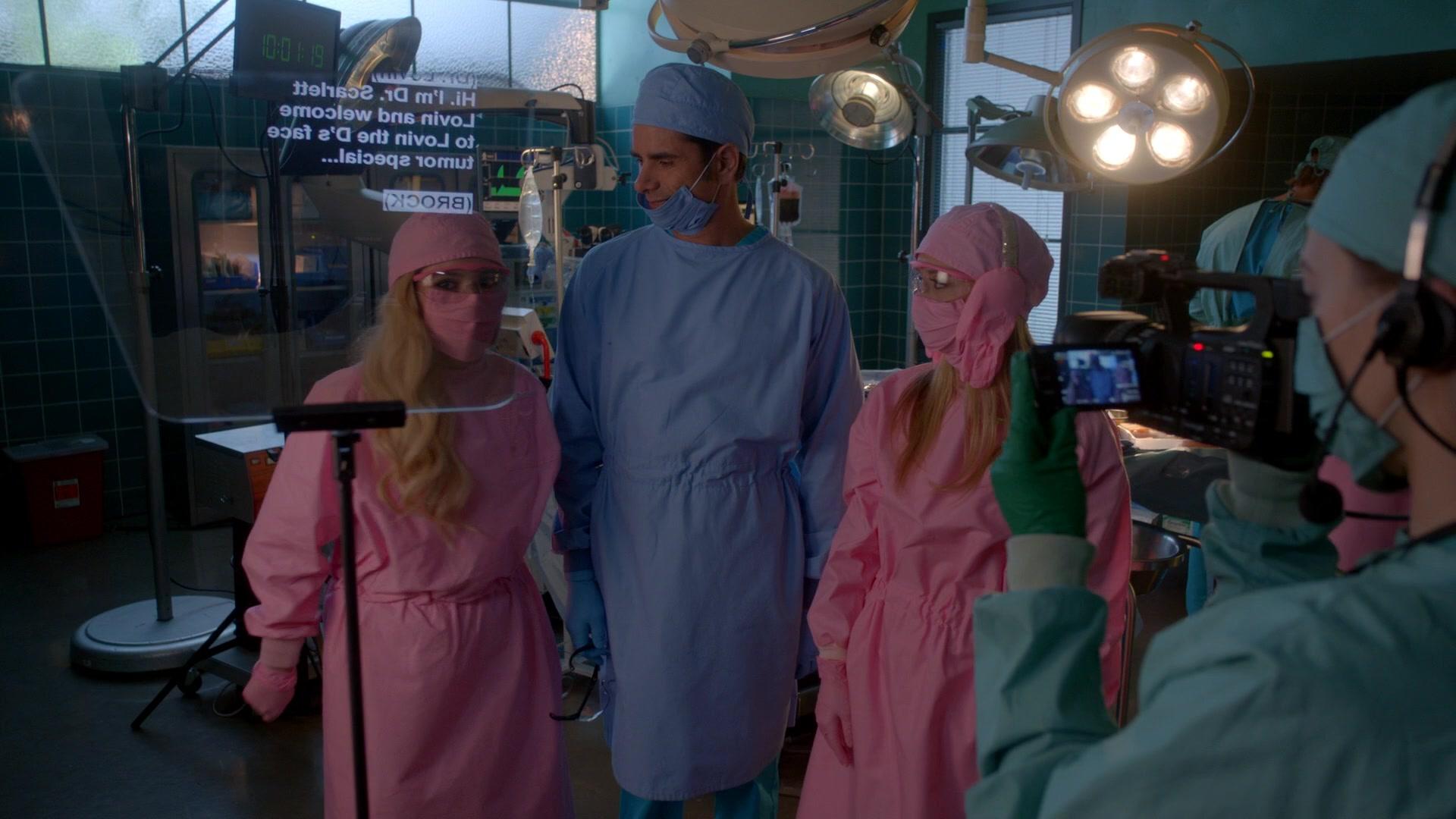 Scream_Queens_2015_S02E09_1080p_004792.jpg