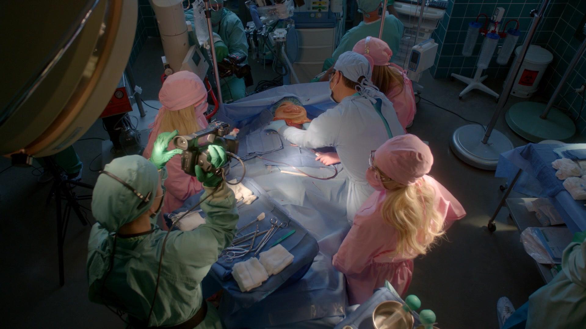 Scream_Queens_2015_S02E09_1080p_004921.jpg