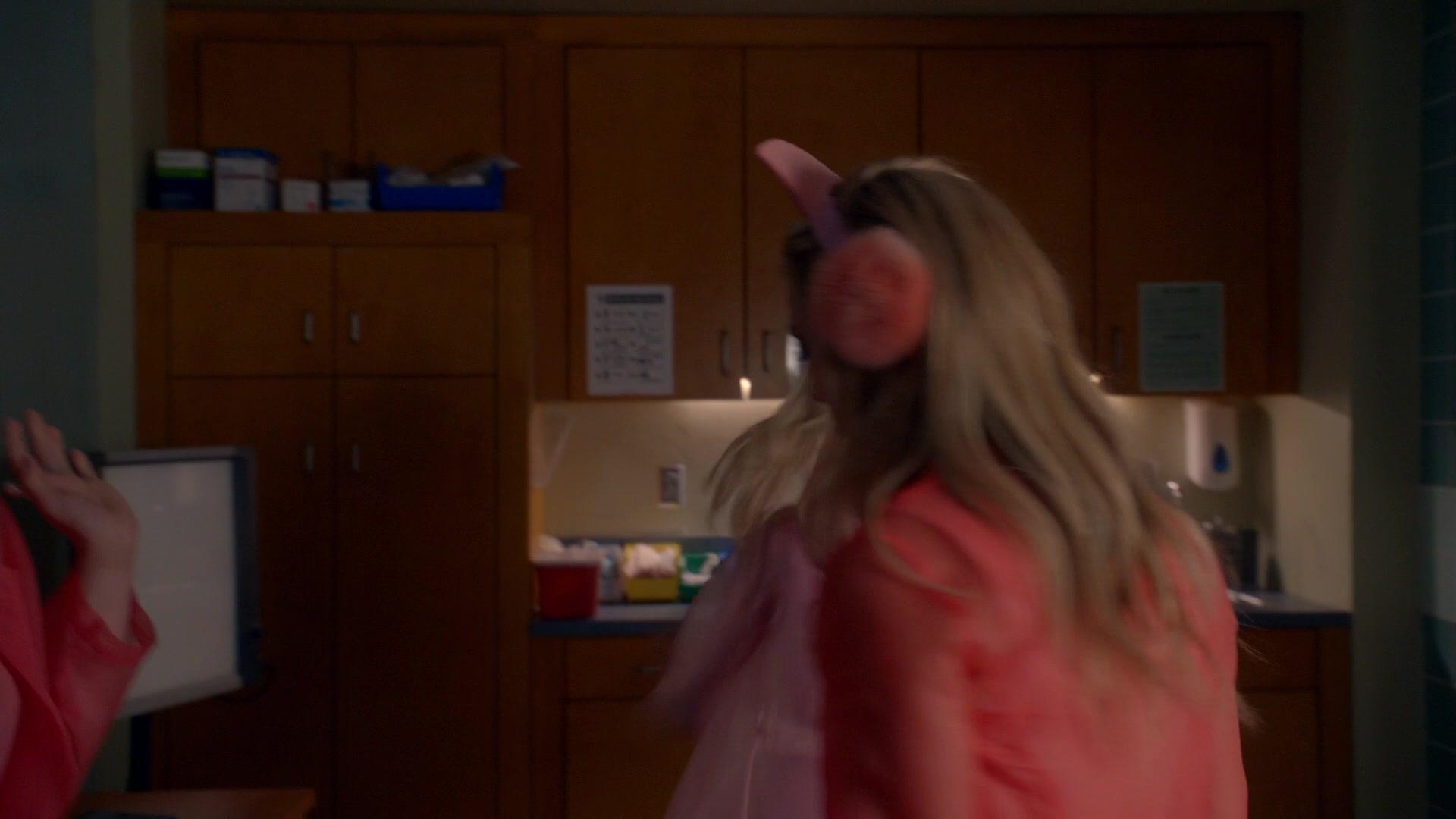 Scream_Queens_2015_S02E10_1080p_002867.jpg