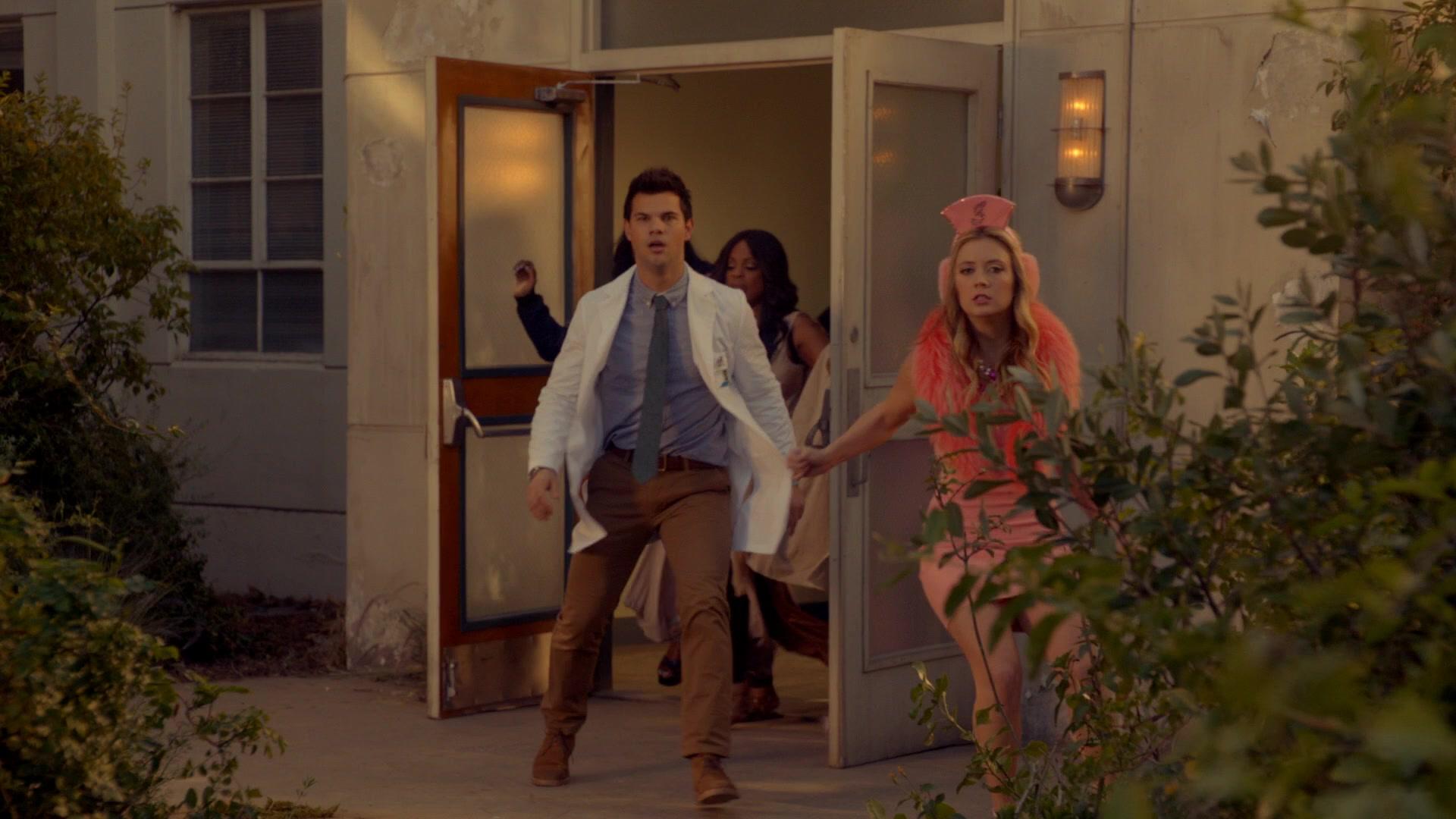 Scream_Queens_2015_S02E10_1080p_004749.jpg
