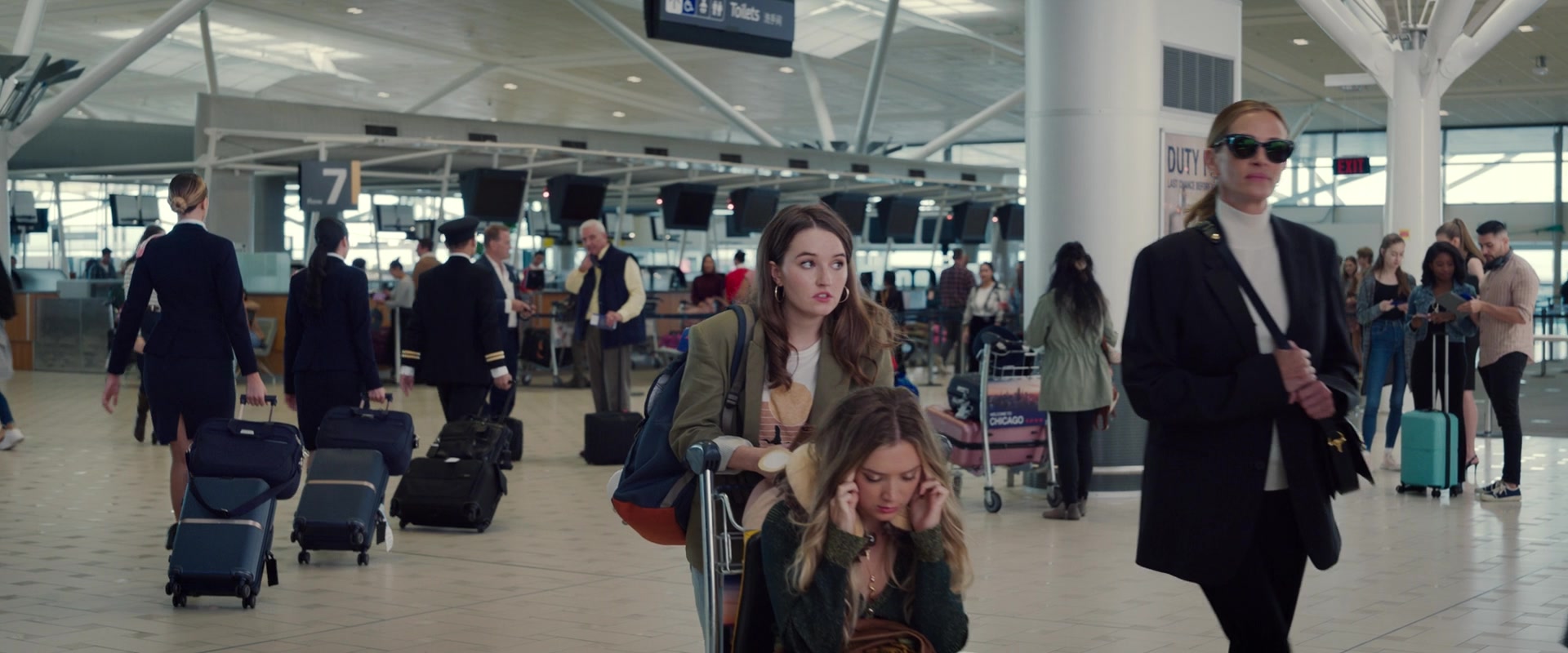 Ticket_to_Paradise_2022_1080p_IHBL_000827.jpg