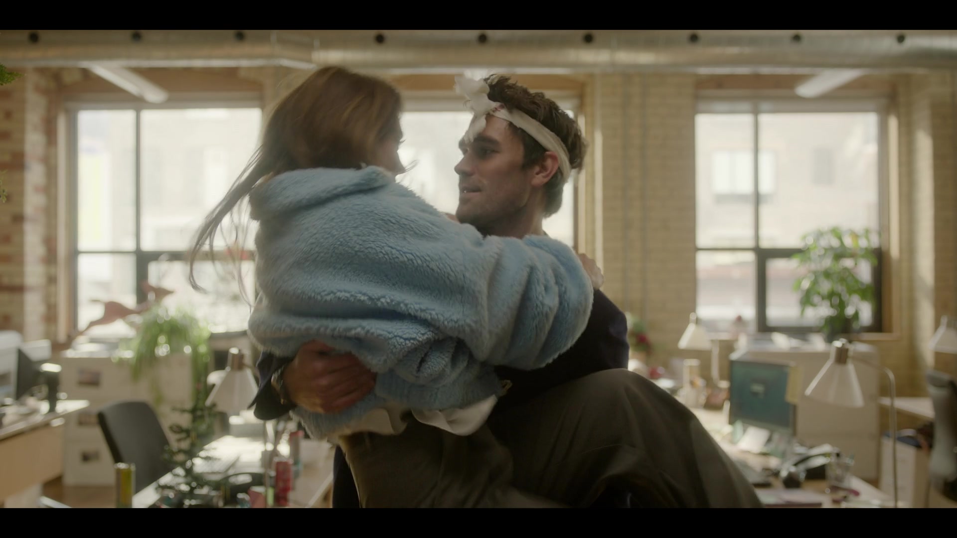A_Very_Jonas_Christmas_Movie_2025_1080p_IHBL_010022.jpg