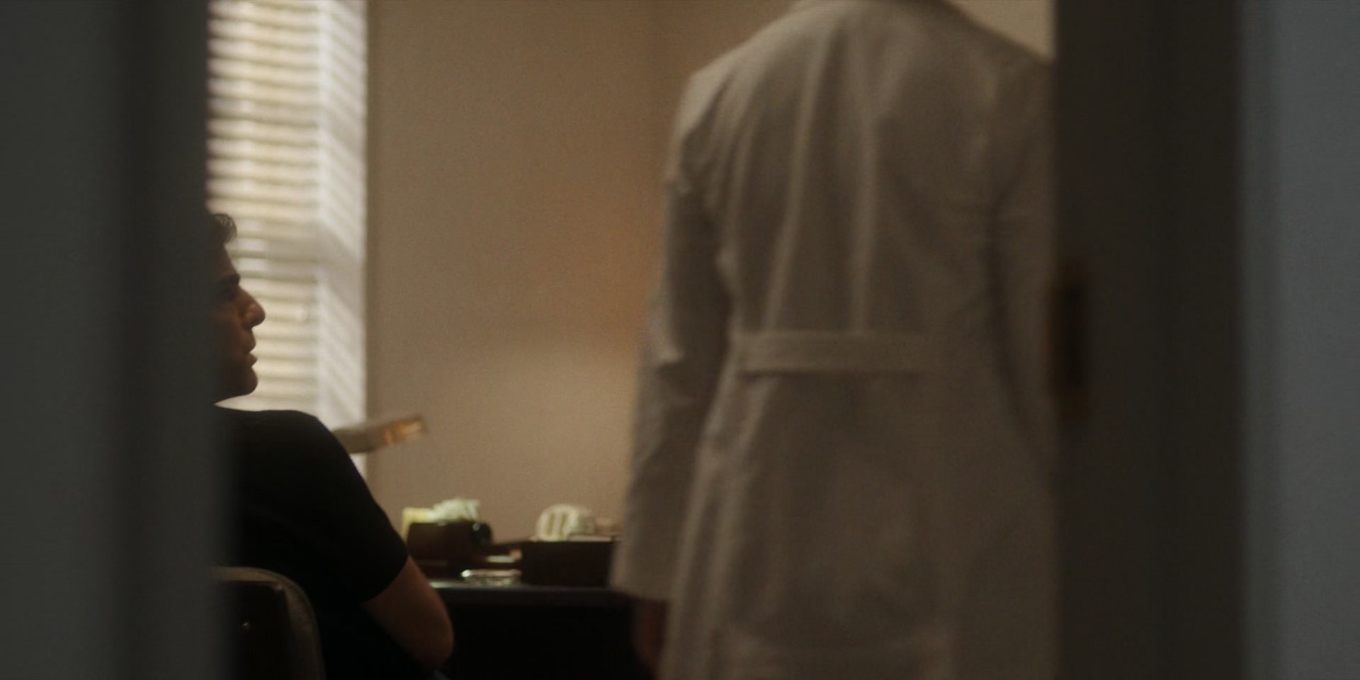 American_Horror_Story_S11E02_Thank_You_for_Your_Service_1080p_IHBL_000716.jpg