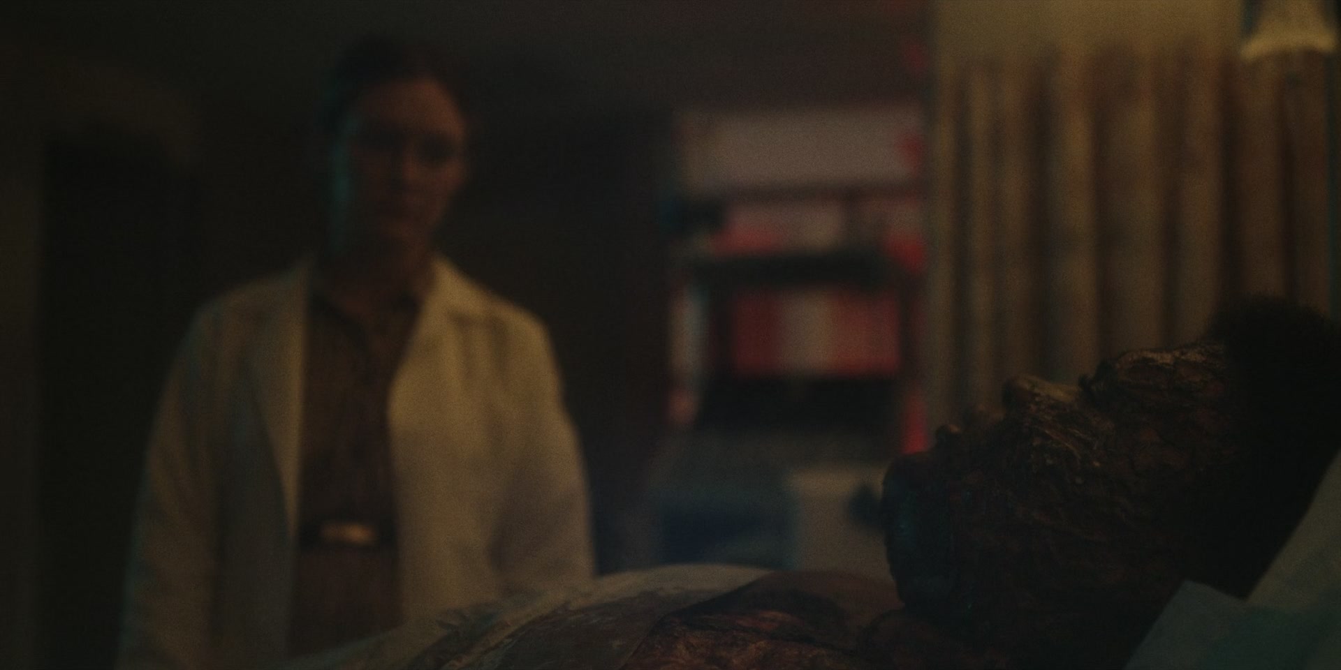 American_Horror_Story_S11E03_Smoke_Signals_1080p_IHBL_004222.jpg
