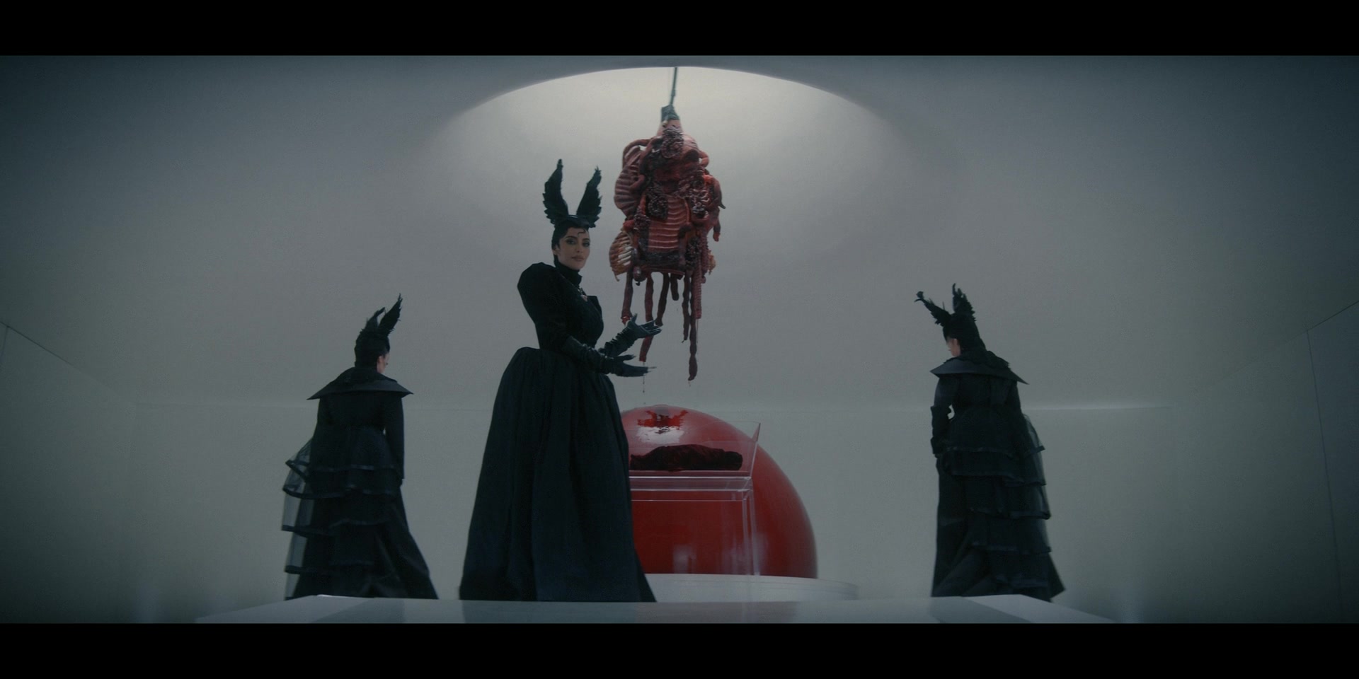American_Horror_Story_S12E09_The_Auteur_1080p_IHBL_002564.jpg