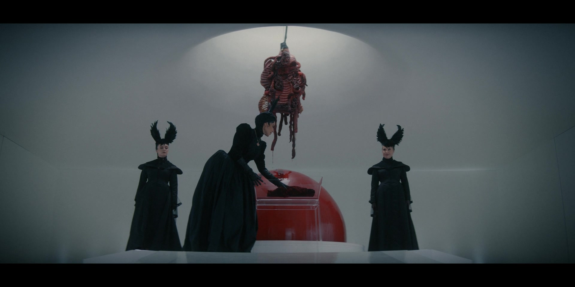 American_Horror_Story_S12E09_The_Auteur_1080p_IHBL_002571.jpg American_Horror_Story_S12E09_The_Auteur_1080p_IHBL_002571.jpg