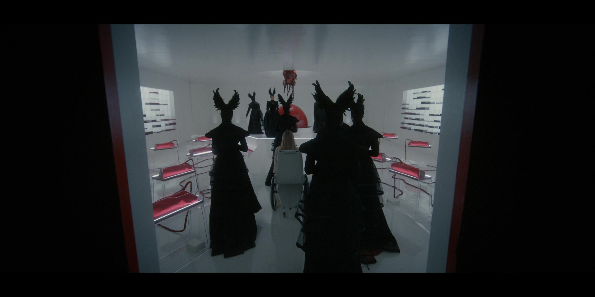 American_Horror_Story_S12E09_The_Auteur_1080p_IHBL_002582.jpg