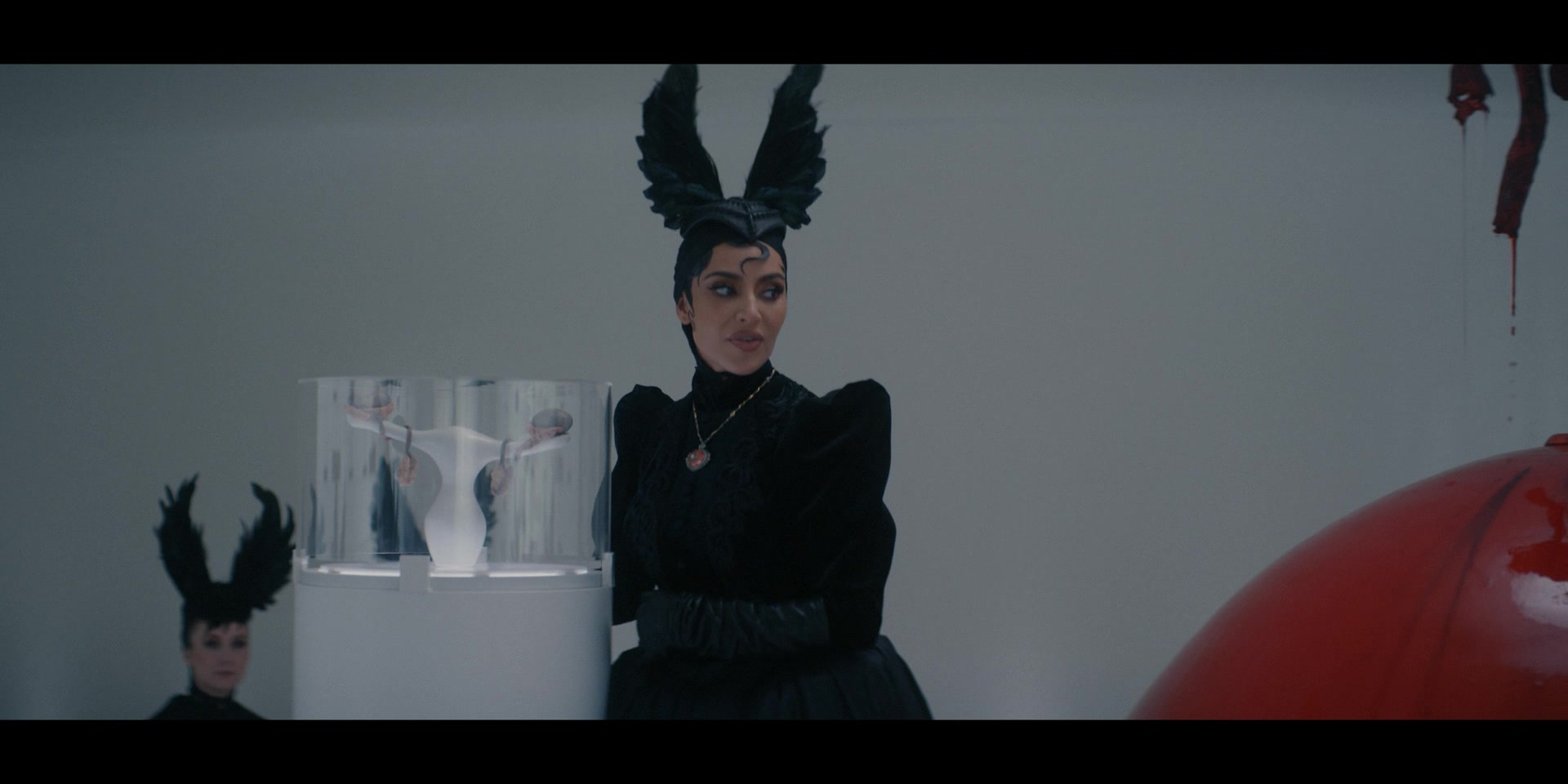 American_Horror_Story_S12E09_The_Auteur_1080p_IHBL_002754.jpg American_Horror_Story_S12E09_The_Auteur_1080p_IHBL_002754.jpg