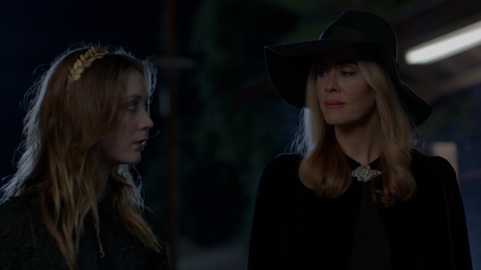 American_Horror_Story_S08_E07_Traitor_1080pBluRay_004508.jpg American_Horror_Story_S08_E07_Traitor_1080pBluRay_004508.jpg
