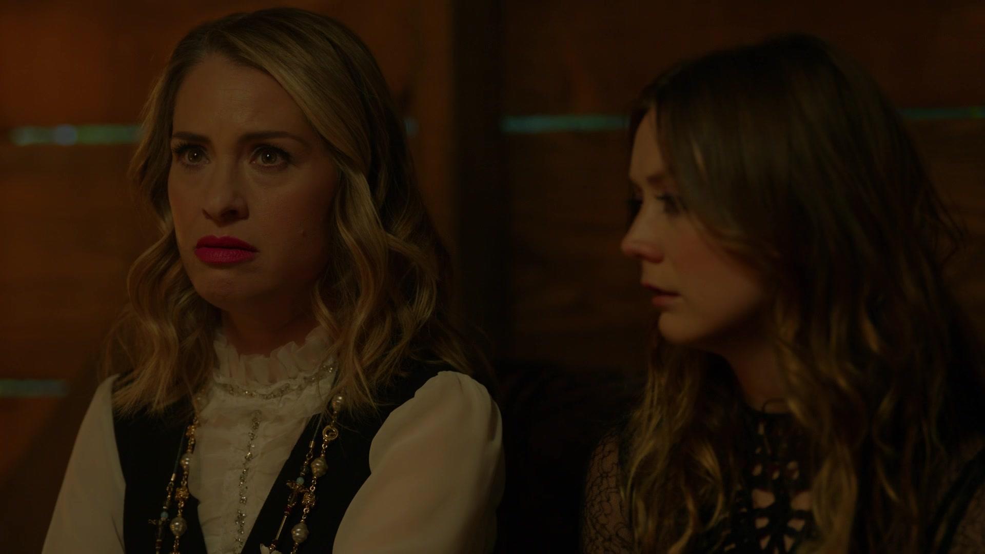 American_Horror_Story_S08E10_Apocalypse_Then_1080p_0798.jpg