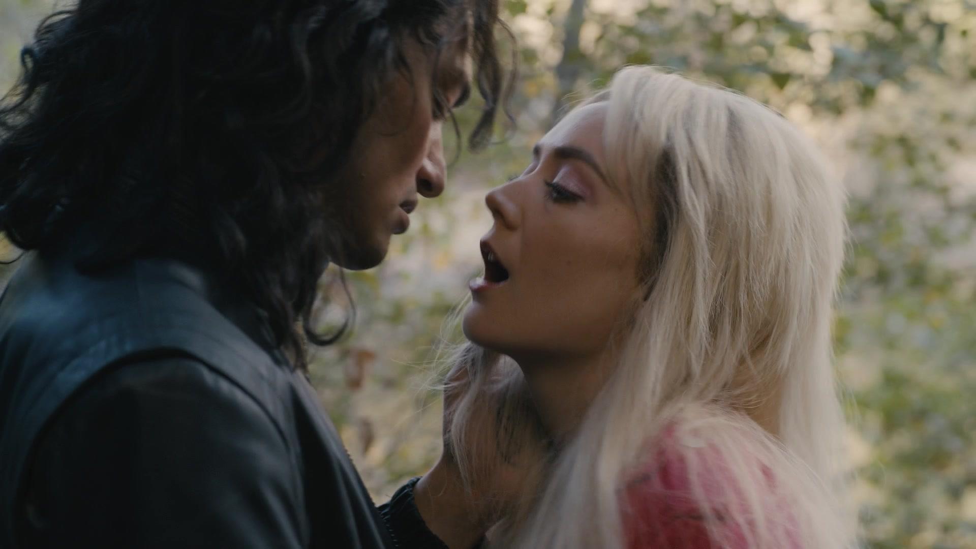 American_Horror_Story_S09E09_1080p__2410.jpg American_Horror_Story_S09E09_1080p__2410.jpg