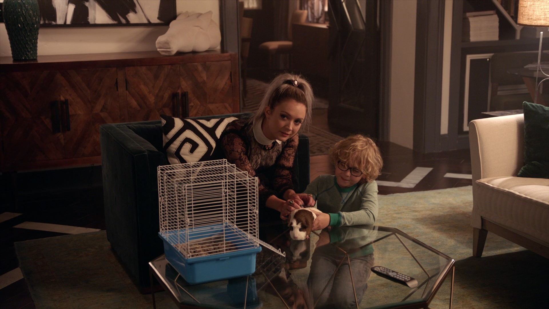 American_Horror_Story_S07E03_Neighbors_from_Hell_1080p_BluRay_003014.jpg American_Horror_Story_S07E03_Neighbors_from_Hell_1080p_BluRay_003014.jpg