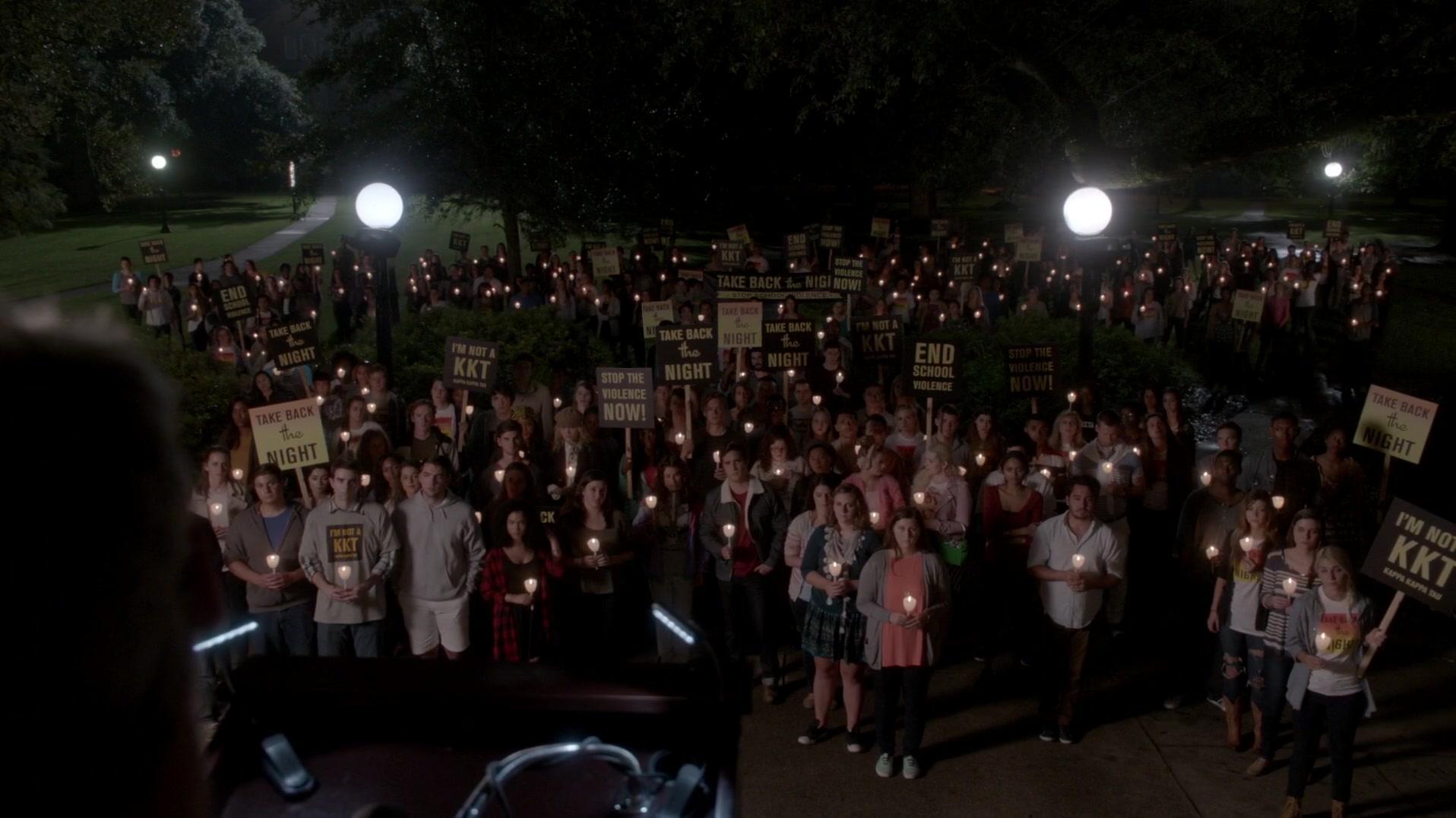 Scream_Queens_2015_S01E03_Chainsaw_1435.jpg Scream_Queens_2015_S01E03_Chainsaw_1435.jpg