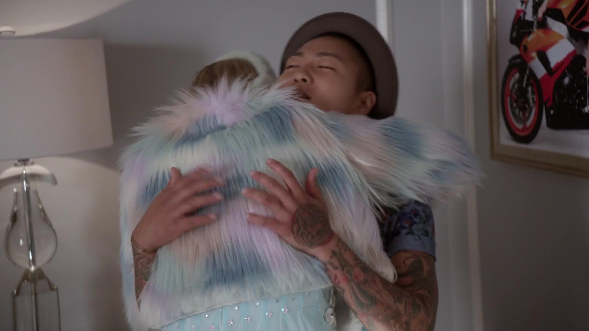 Scream_Queens_2015_S01E03_Chainsaw_3270.jpg Scream_Queens_2015_S01E03_Chainsaw_3270.jpg