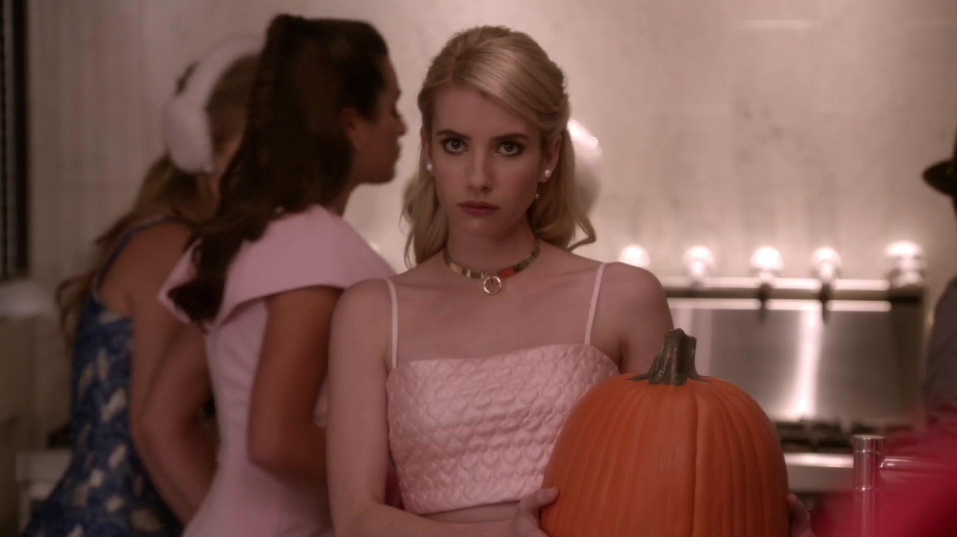 Scream_Queens_2015_S01E04_Haunted_House_1958.jpg