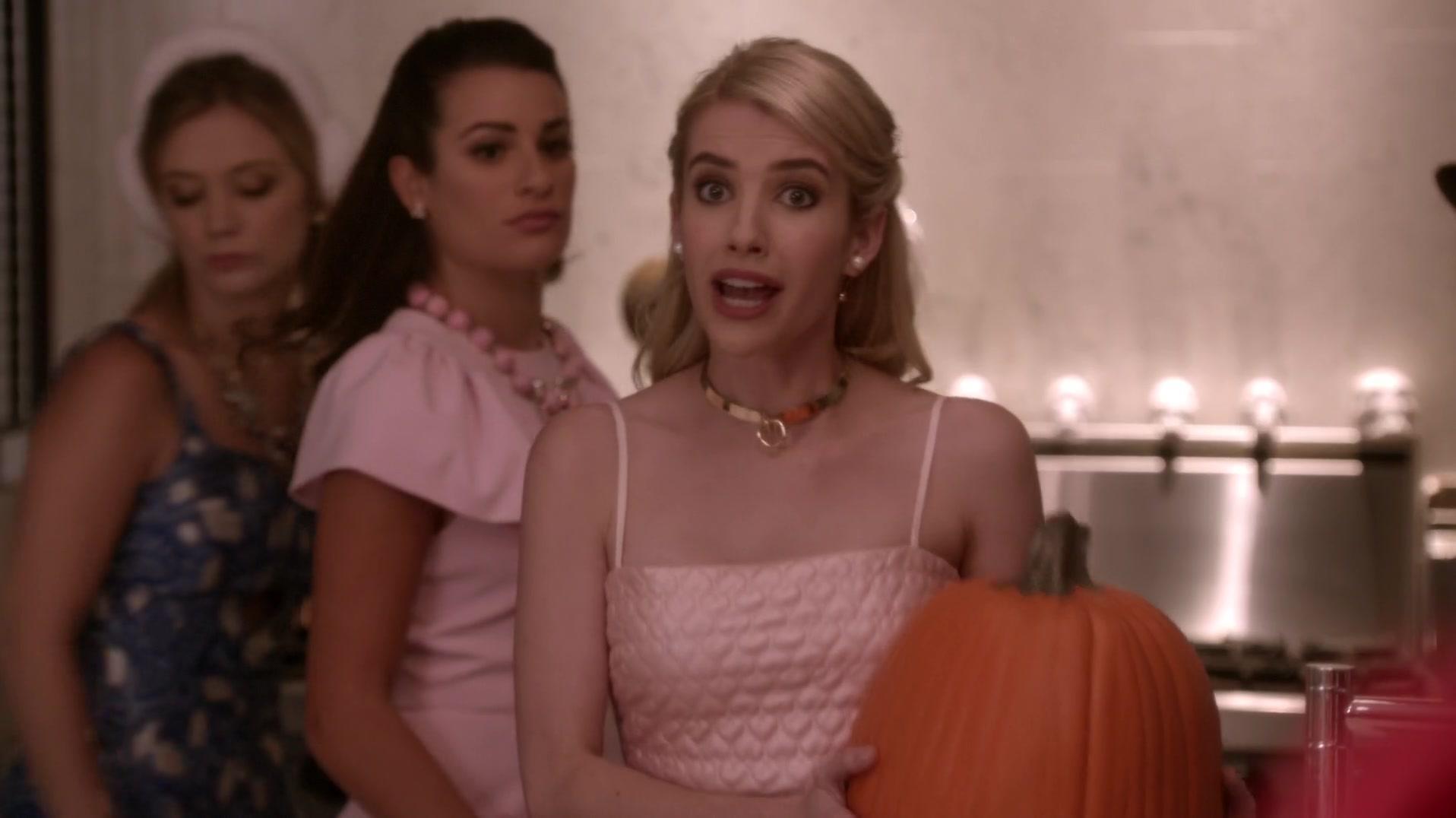 Scream_Queens_2015_S01E04_Haunted_House_1959.jpg Scream_Queens_2015_S01E04_Haunted_House_1959.jpg