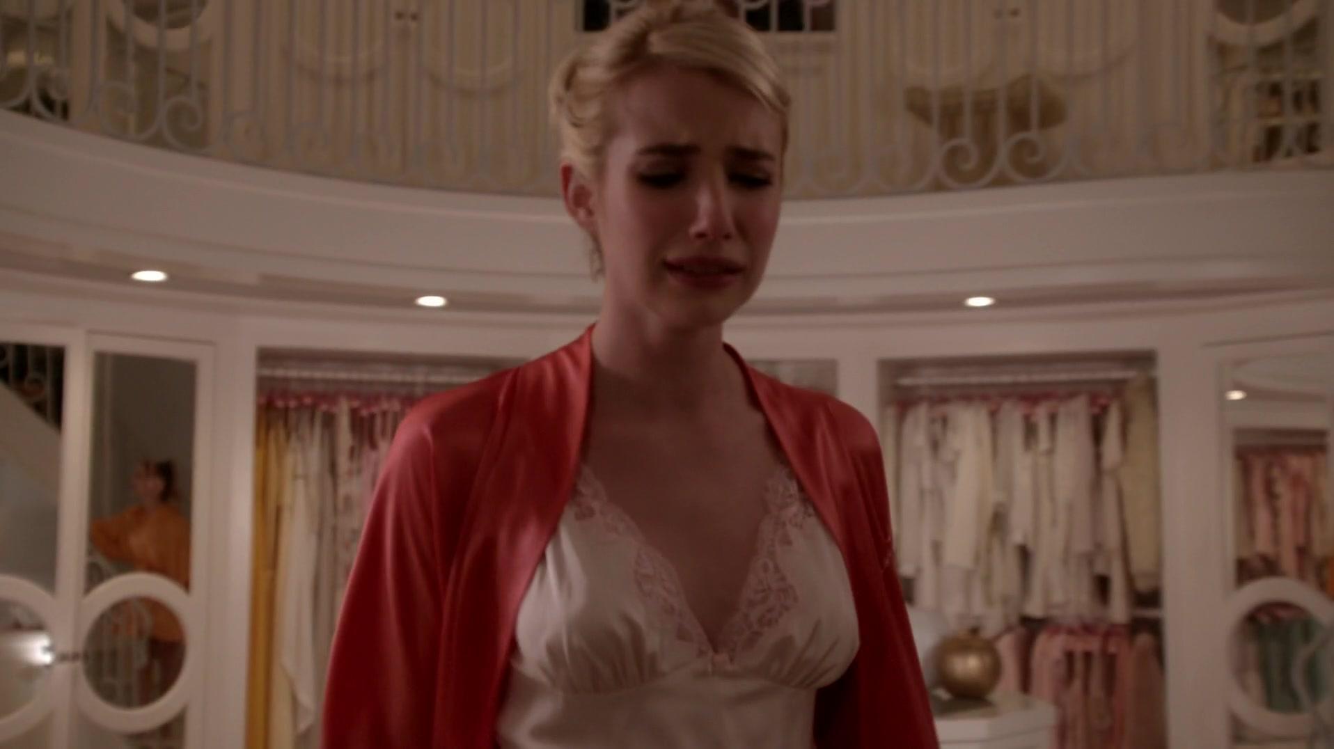 Scream_Queens_2015_S01E04_Haunted_House_2290.jpg Scream_Queens_2015_S01E04_Haunted_House_2290.jpg