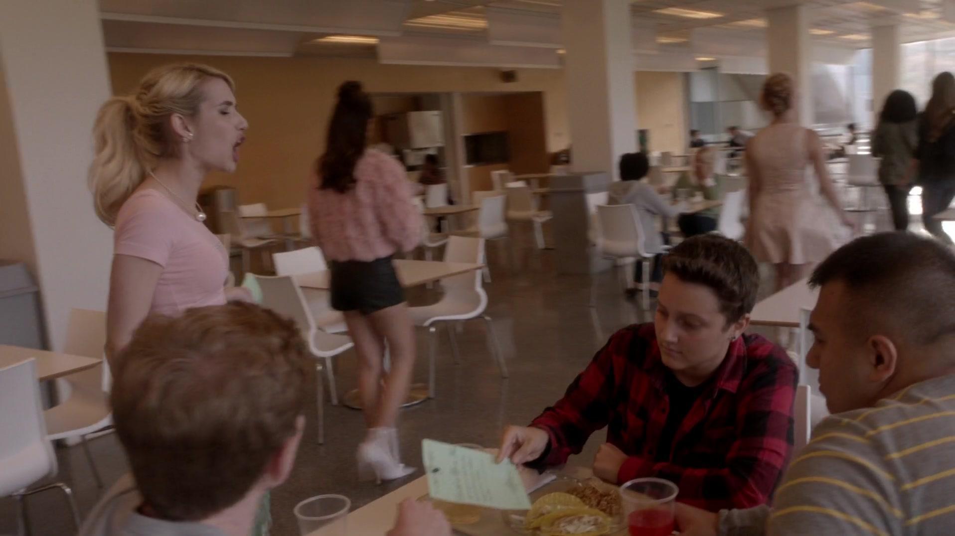 Scream_Queens_2015_S01E04_Haunted_House_4460.jpg Scream_Queens_2015_S01E04_Haunted_House_4460.jpg